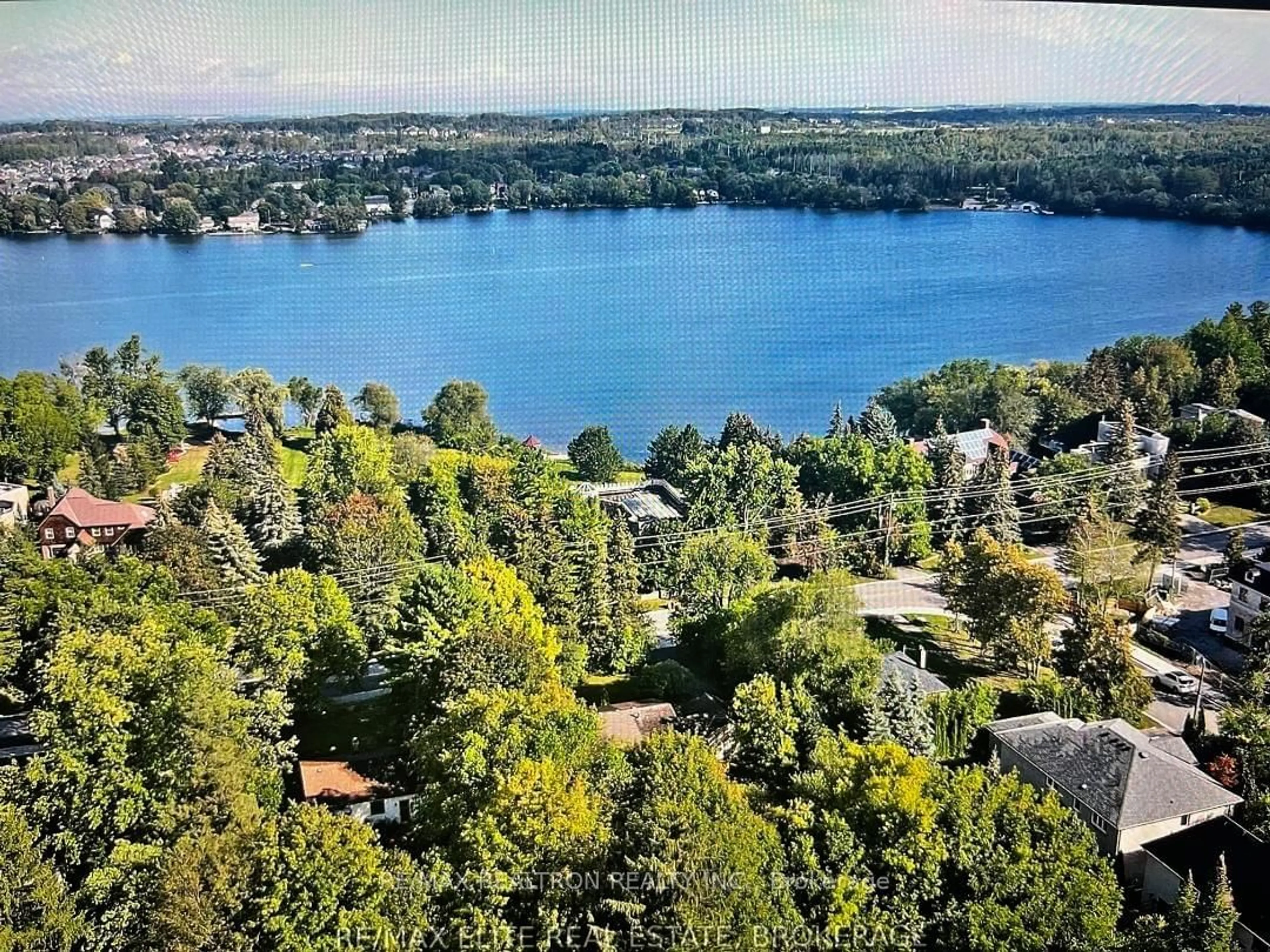 A pic from outside/outdoor area/front of a property/back of a property/a pic from drone, water/lake/river/ocean view for 541 Sunset Beach Rd, Richmond Hill Ontario L4E 3J8