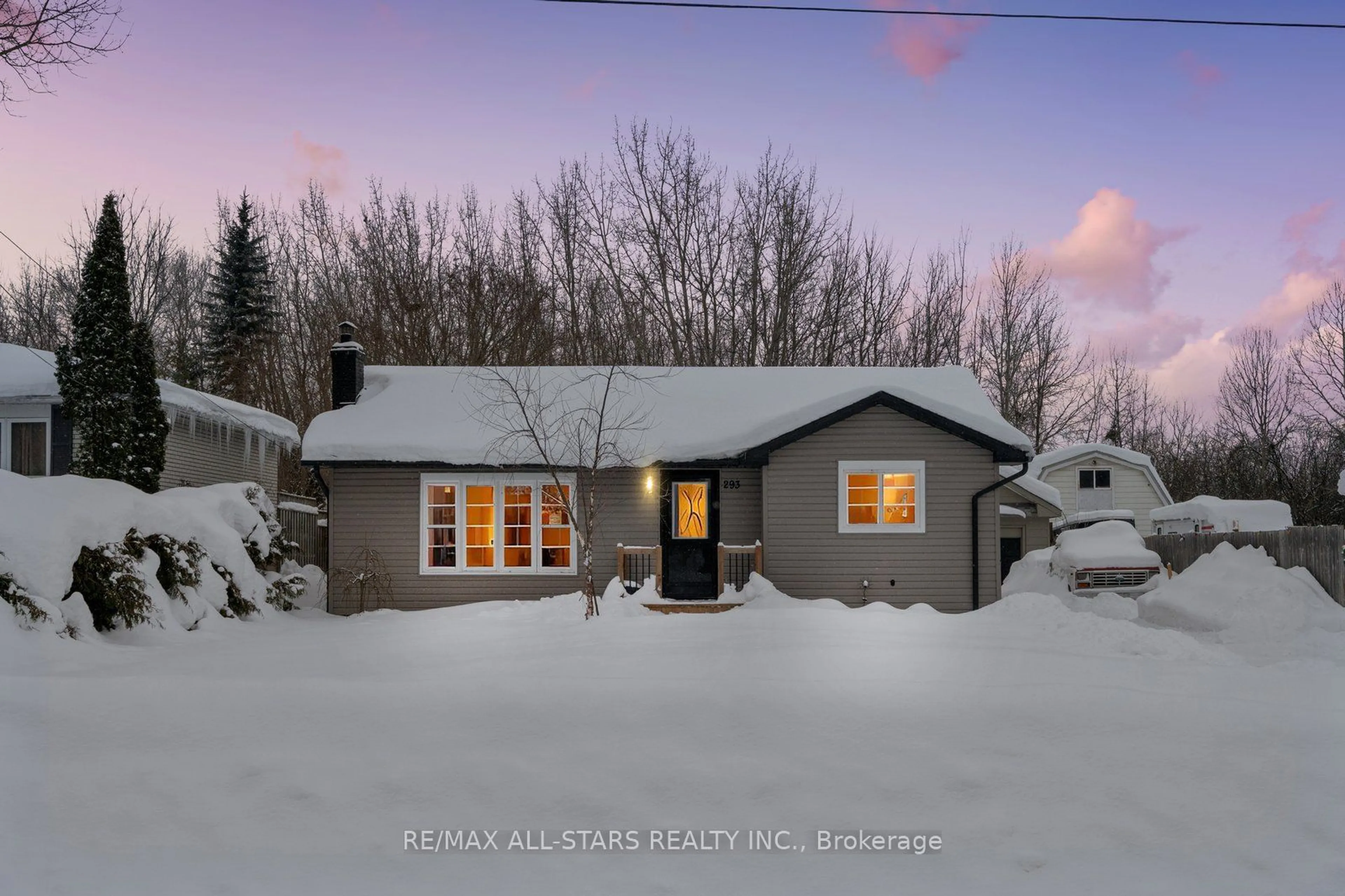 A pic from outside/outdoor area/front of a property/back of a property/a pic from drone, street for 293 Church St, Brock Ontario L0K 1A0