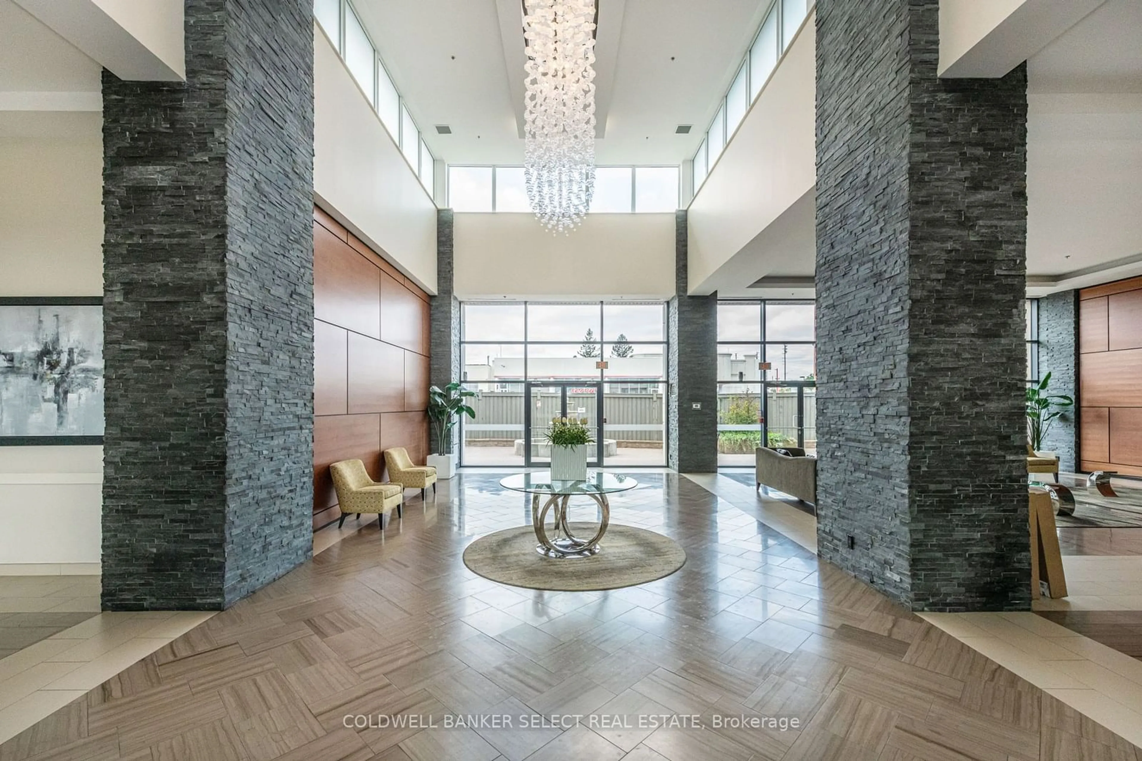 Indoor foyer for 24 Woodstream Blvd #709, Vaughan Ontario L4L 8C4