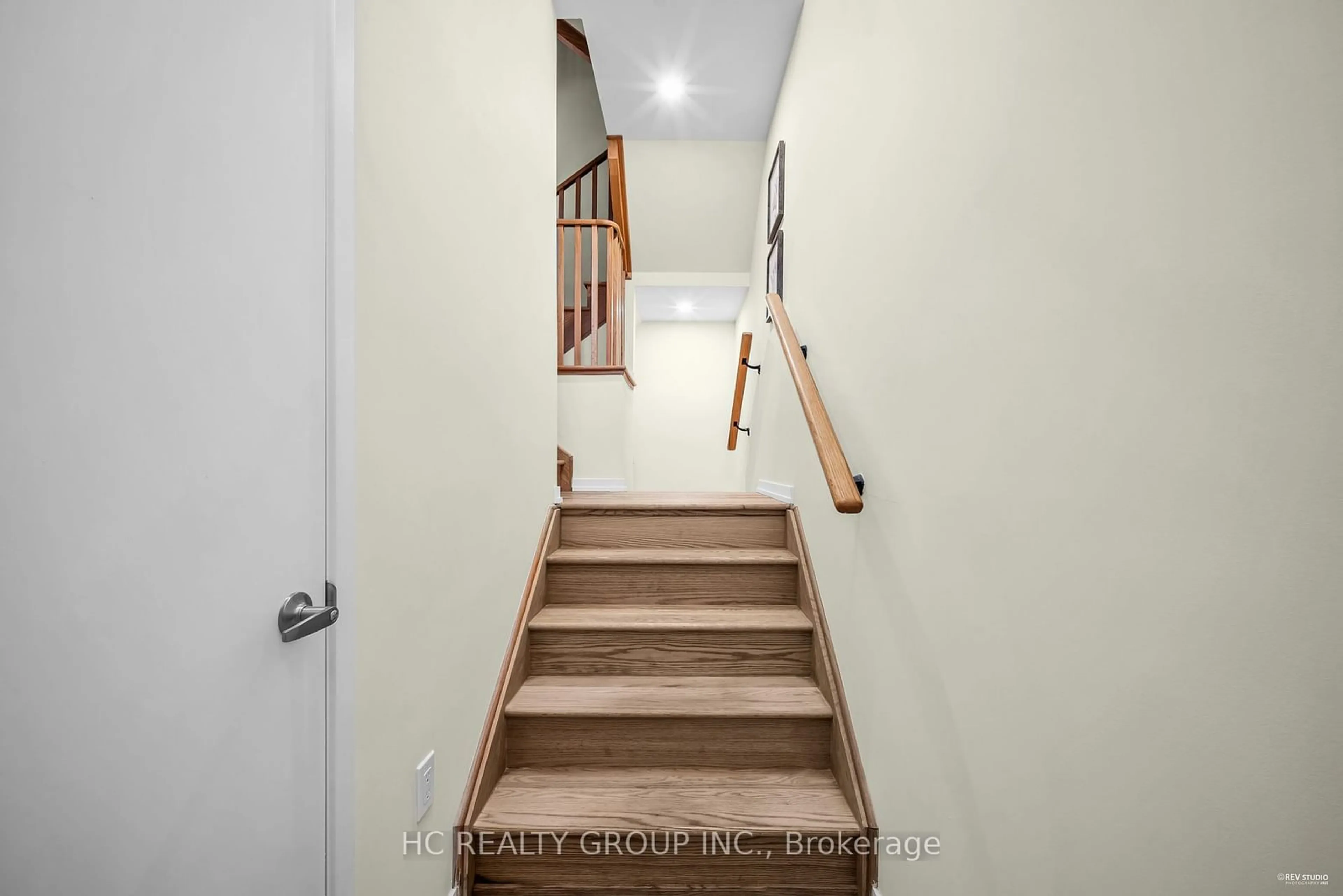 Stairs for 95 Crimson Forest Dr, Vaughan Ontario L6A 5C6