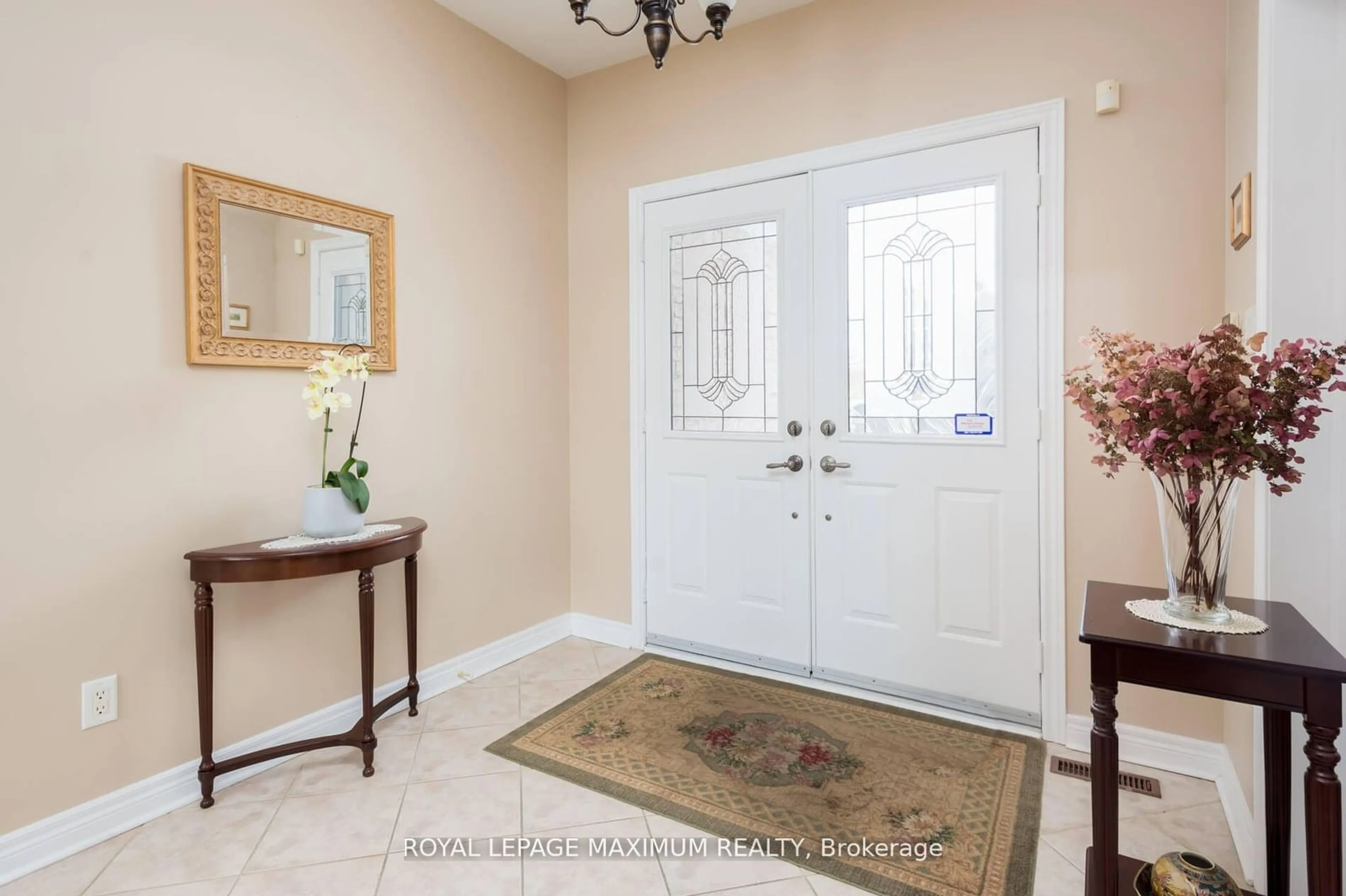 Indoor entryway for 130 Regency View Hts, Vaughan Ontario L6A 3V3