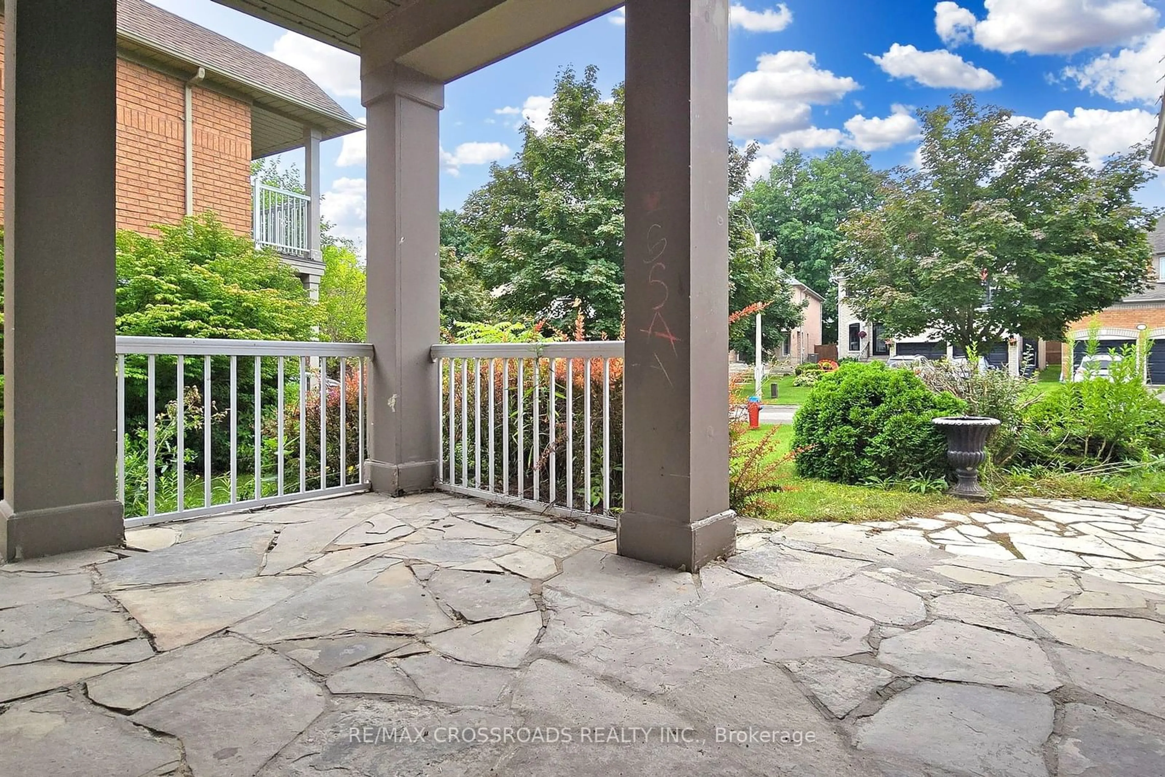 Patio, unknown for 160 Estate Garden Rd, Richmond Hill Ontario L4E 3X9