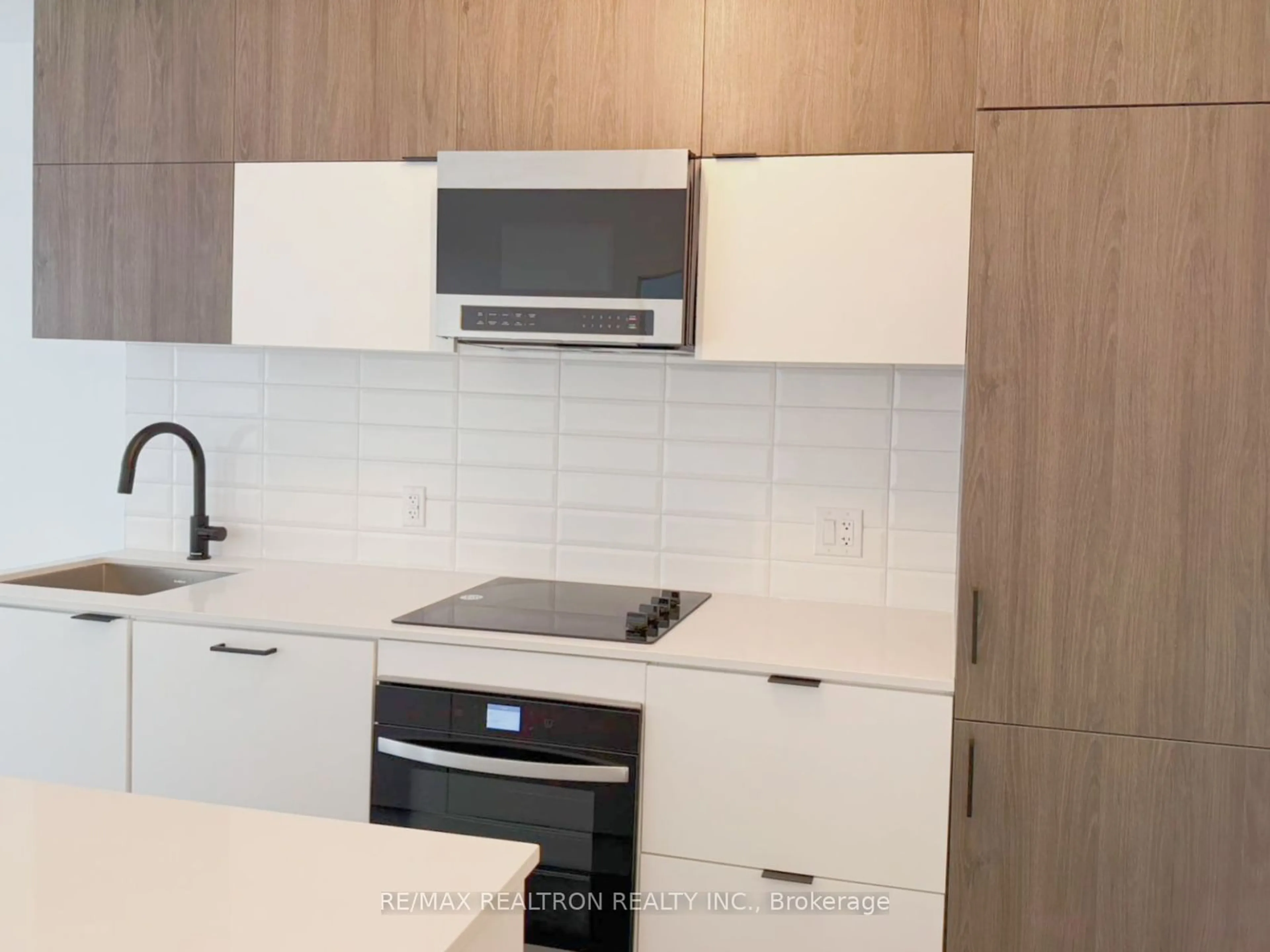 Standard kitchen, unknown for 8888 Yonge St #208, Richmond Hill Ontario L4C 6Z1