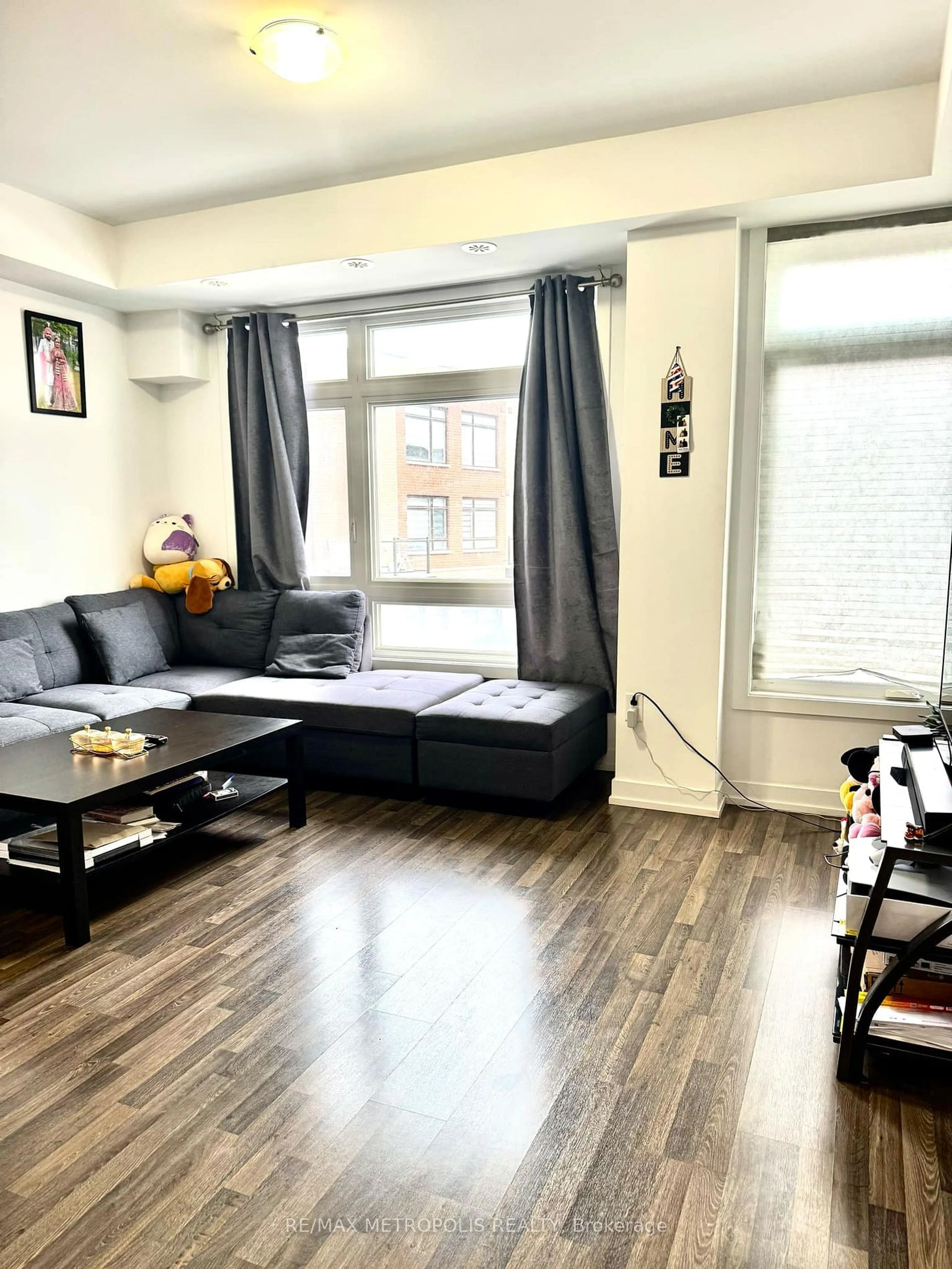 Living room with furniture, unknown for 150 Dalhousie St, Vaughan Ontario L4L 0L7