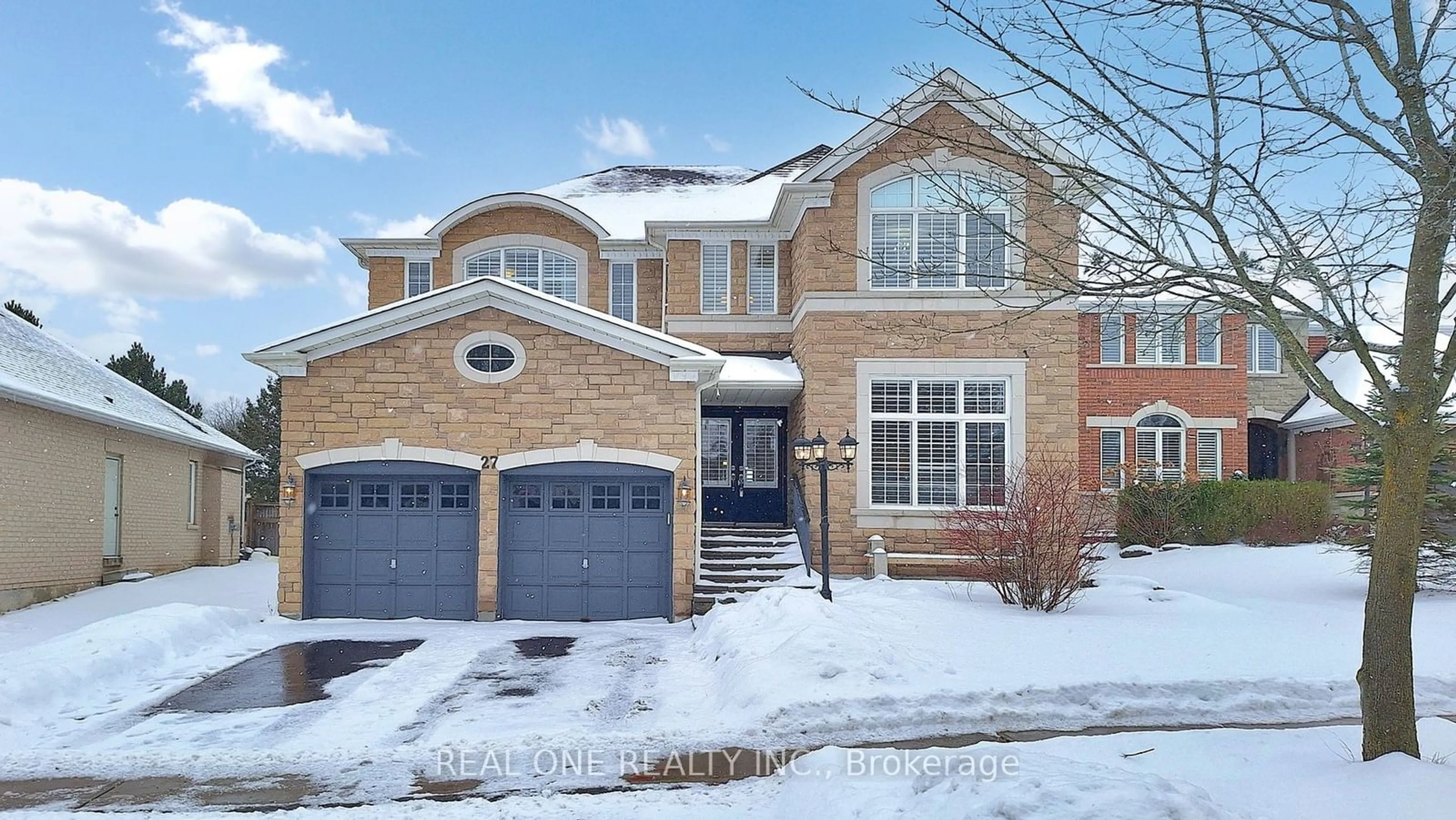 Home with brick exterior material, street for 27 Gleave Crt, Aurora Ontario L4G 7L9