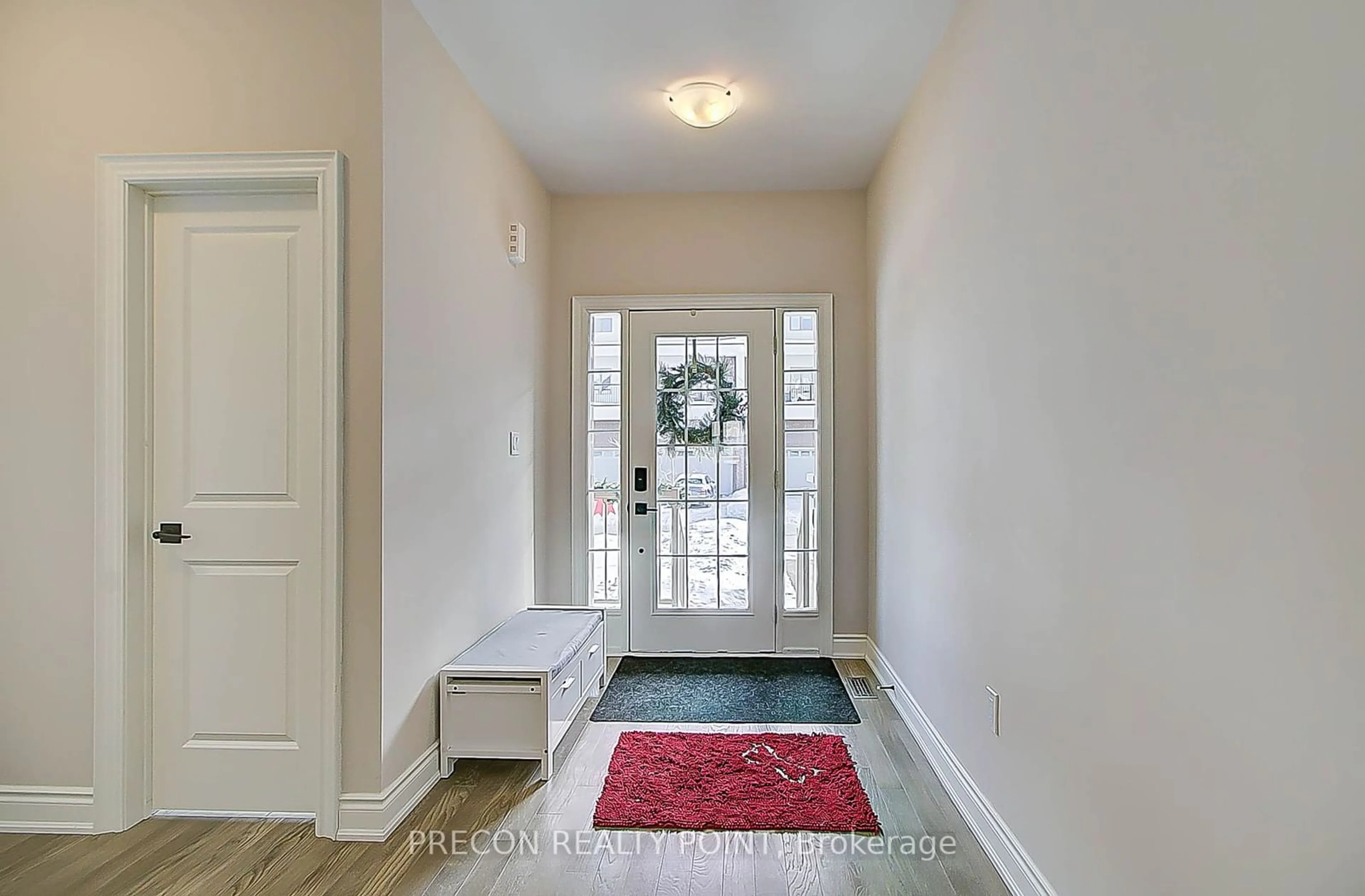 Indoor entryway for 27 Alan Willams Tr, Uxbridge Ontario L9P 0R6