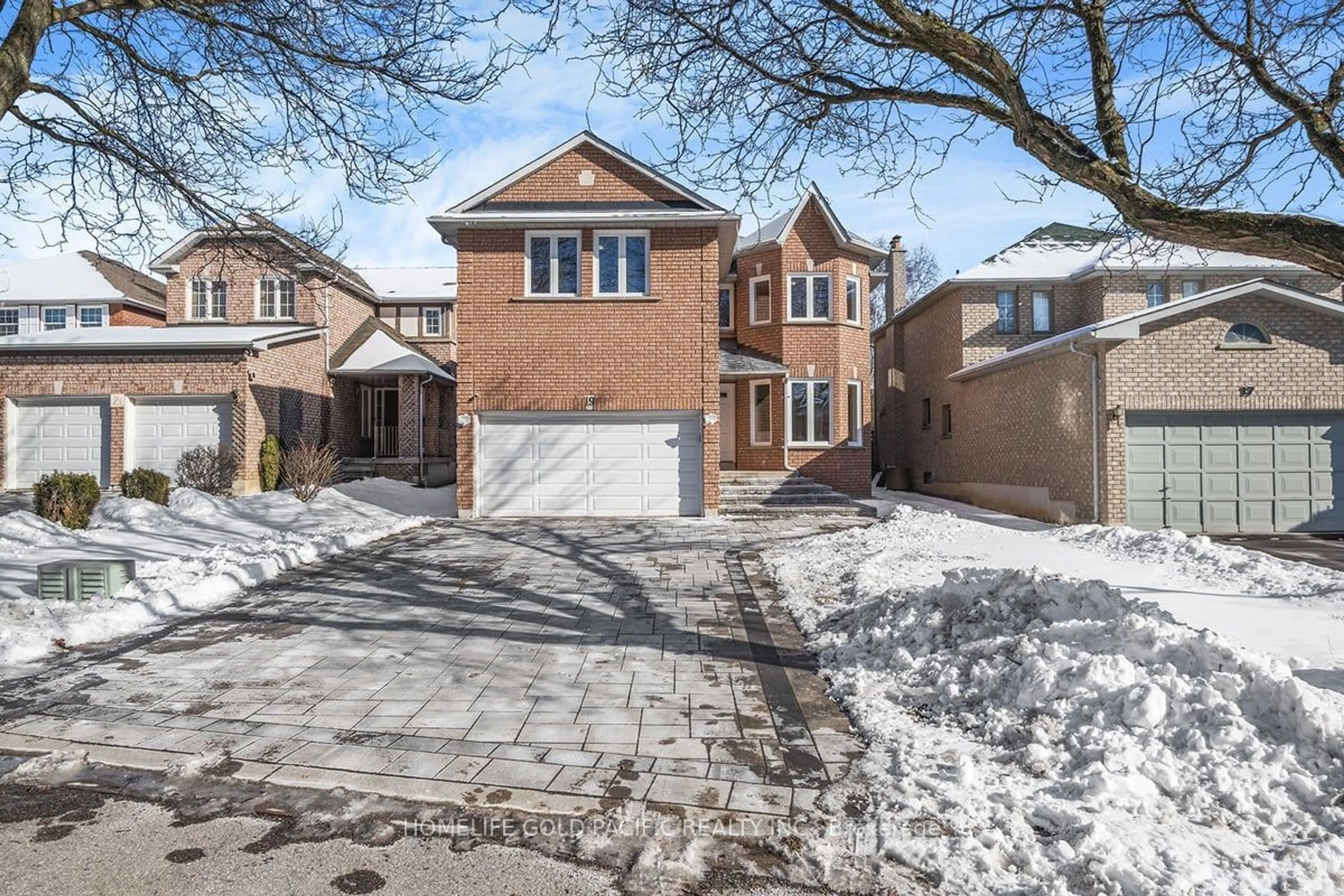 Home with brick exterior material, street for 19 Estoril St, Richmond Hill Ontario L4C 0B9