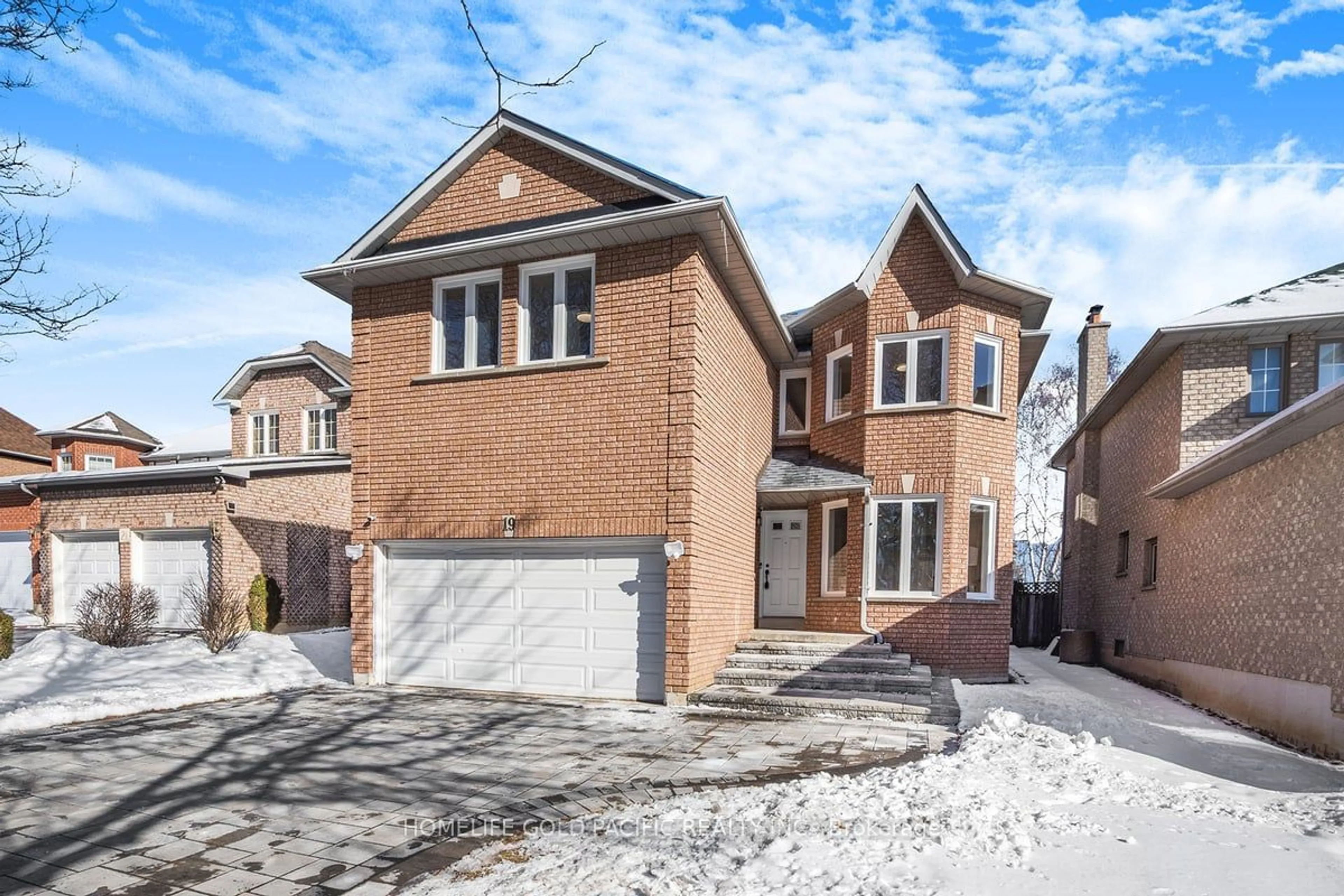 Home with brick exterior material, street for 19 Estoril St, Richmond Hill Ontario L4C 0B9