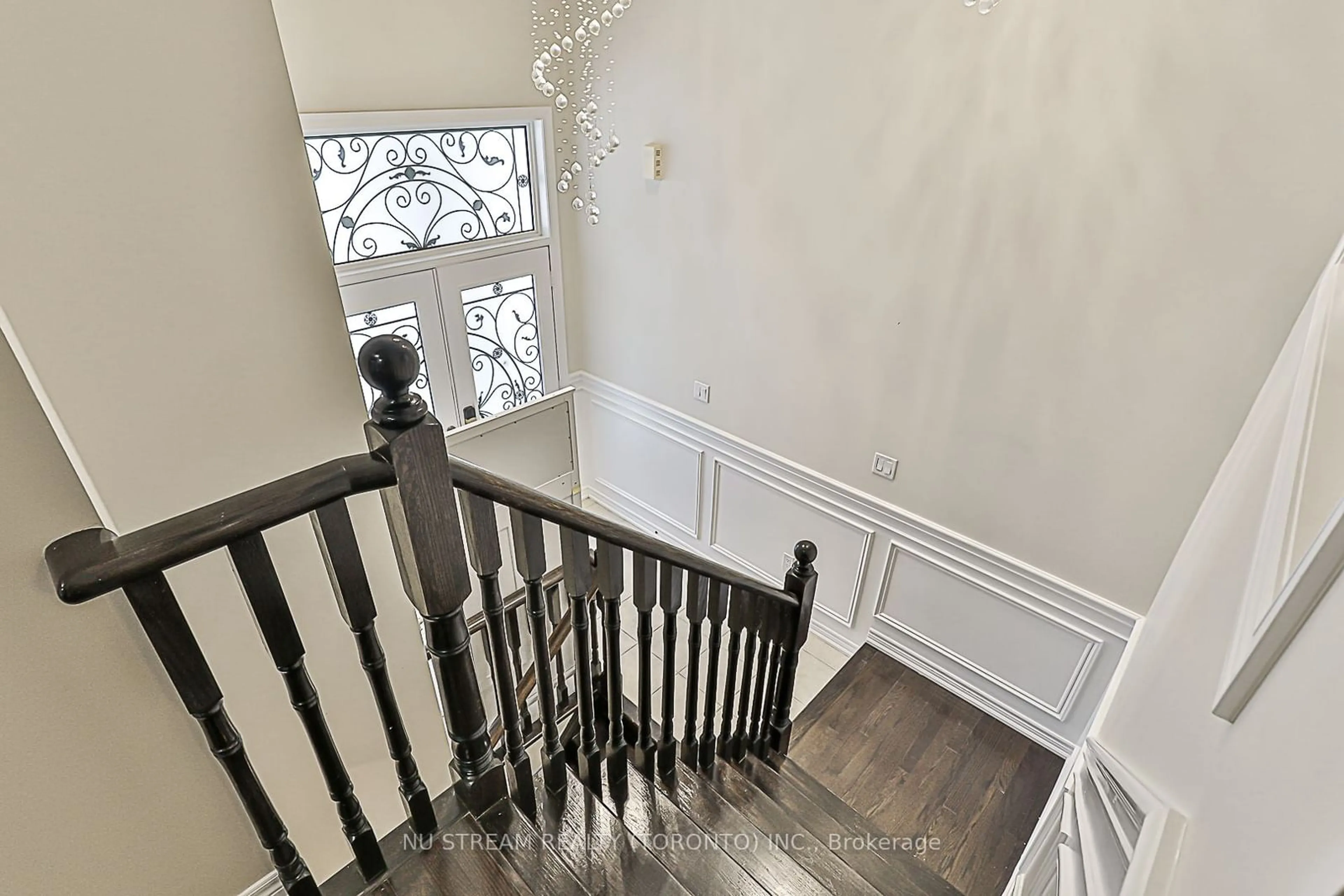 Stairs for 32 BEGONIA St, Markham Ontario L6E 0P6