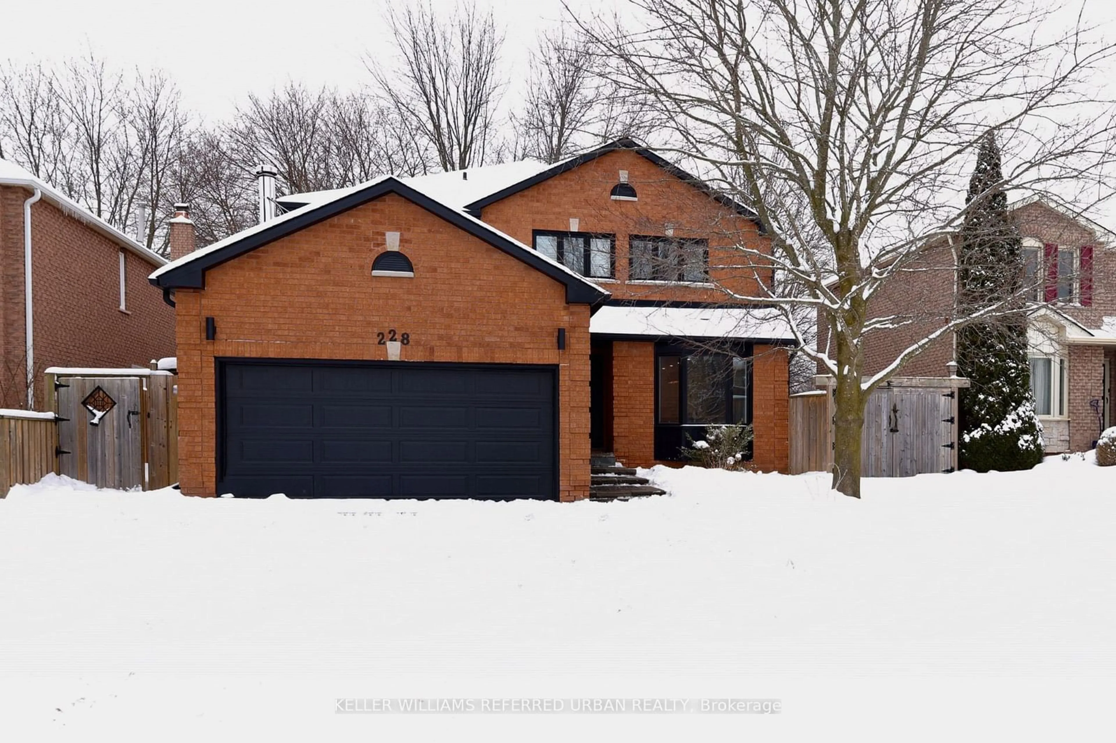 Home with brick exterior material, street for 228 Elman Cres, Newmarket Ontario L3Y 7X3