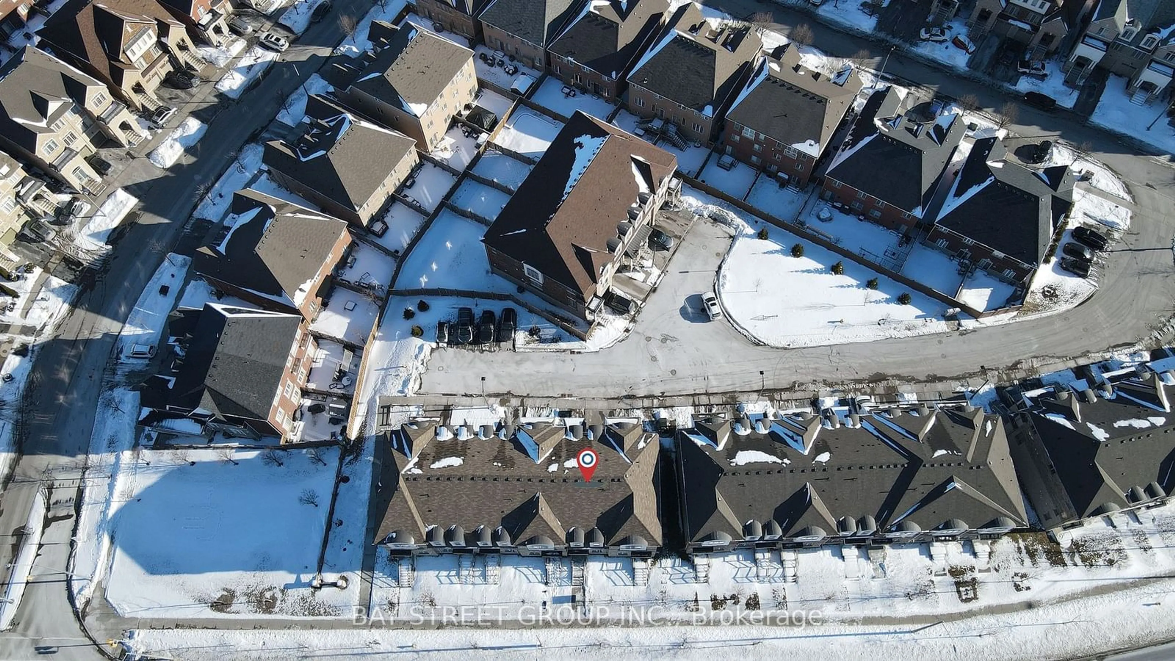 A pic from outside/outdoor area/front of a property/back of a property/a pic from drone, street for 10981 Woodbine Ave, Markham Ontario L6C 0X4