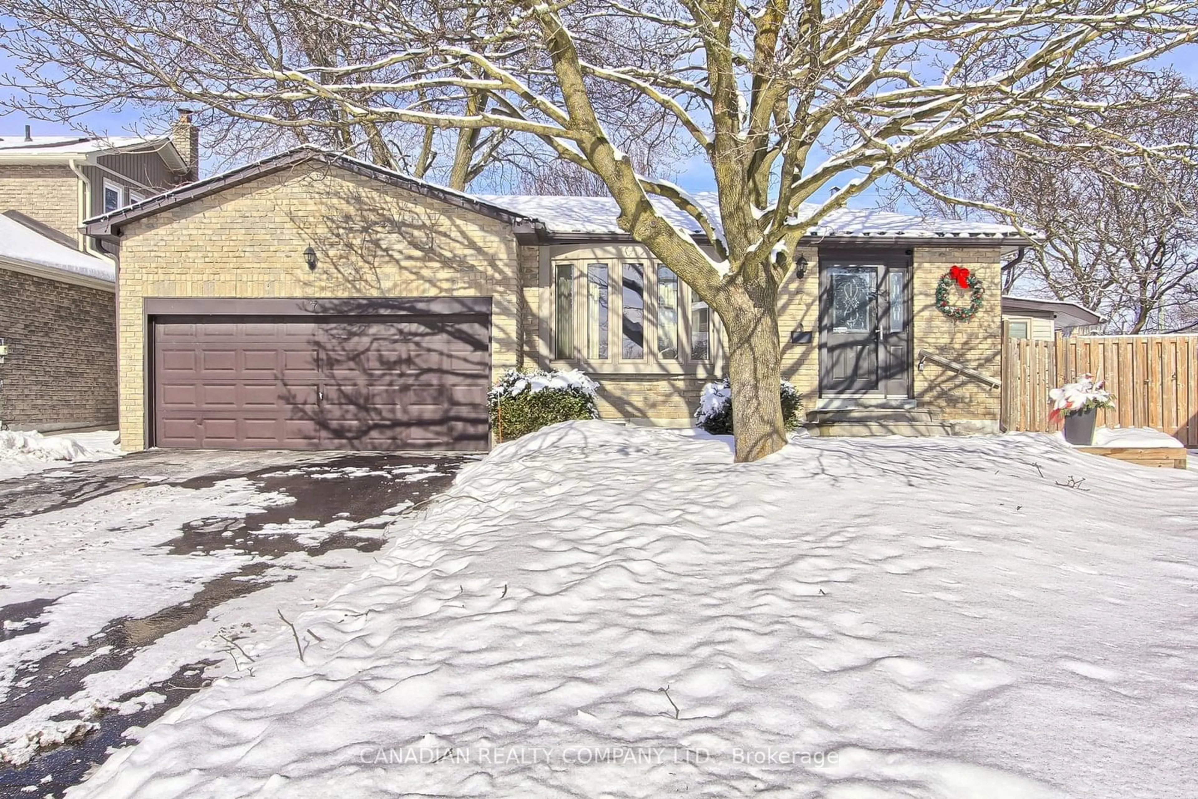 Unknown for 7 Brunton Pl, Newmarket Ontario L3Y 6B5