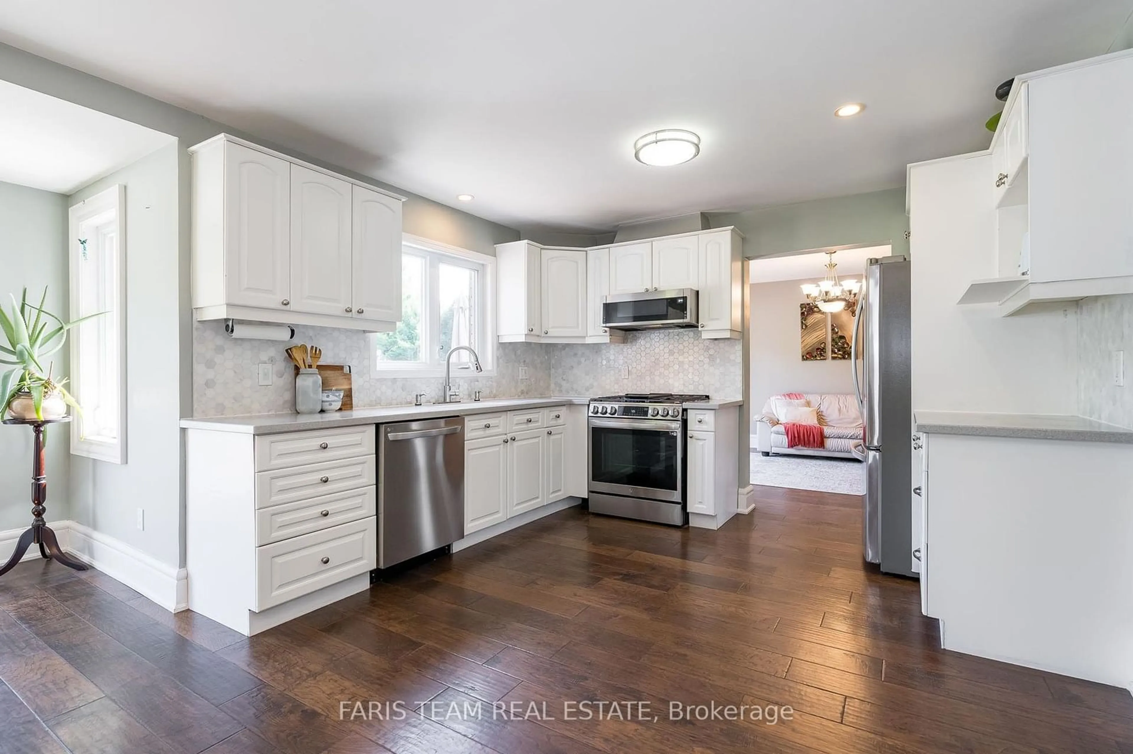 Open concept kitchen, unknown for 1602 Kale Dr, Innisfil Ontario L9S 1X2