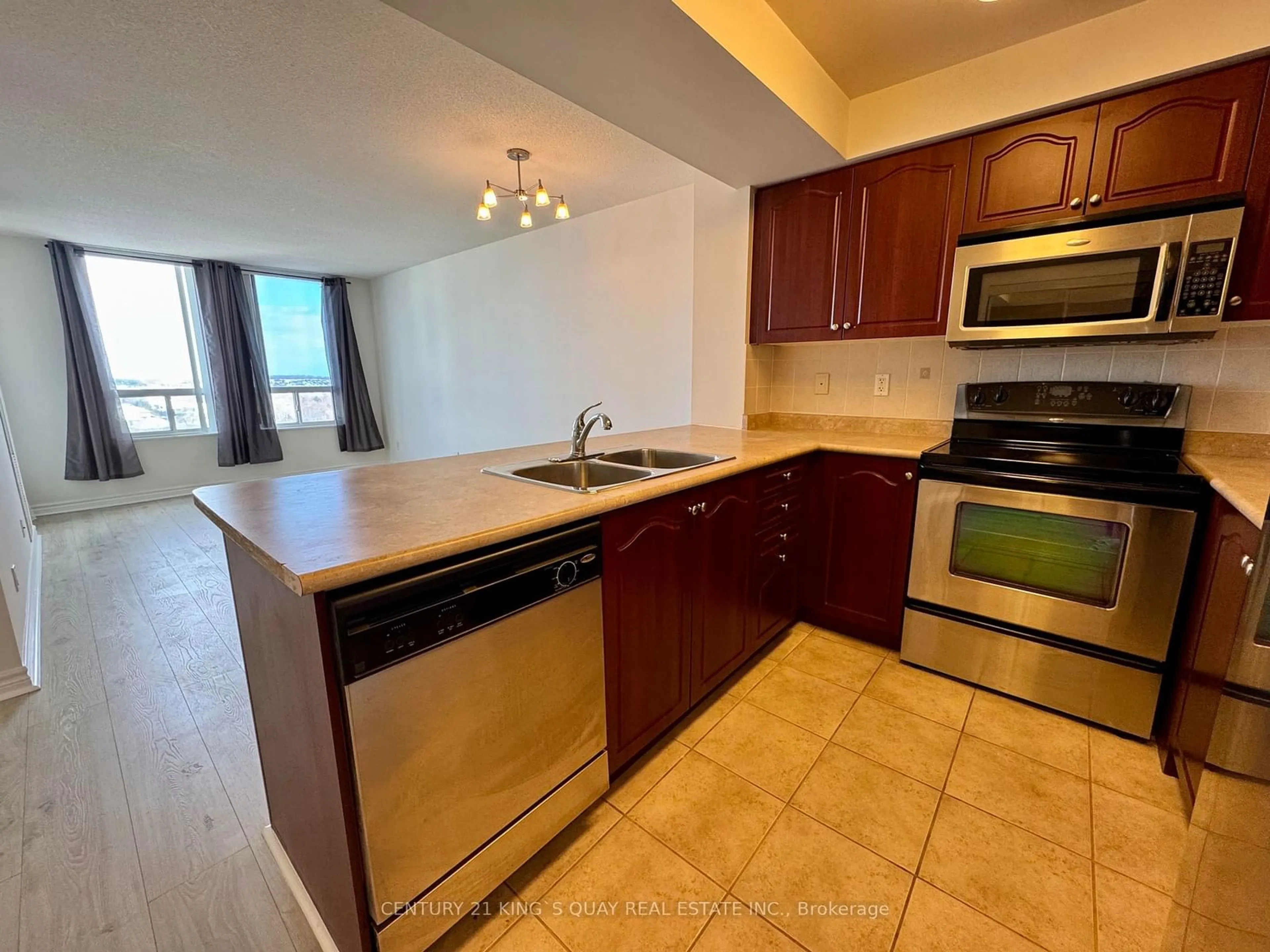 Standard kitchen, unknown for 330 Red Maple Rd #1008, Richmond Hill Ontario L3C 0T6