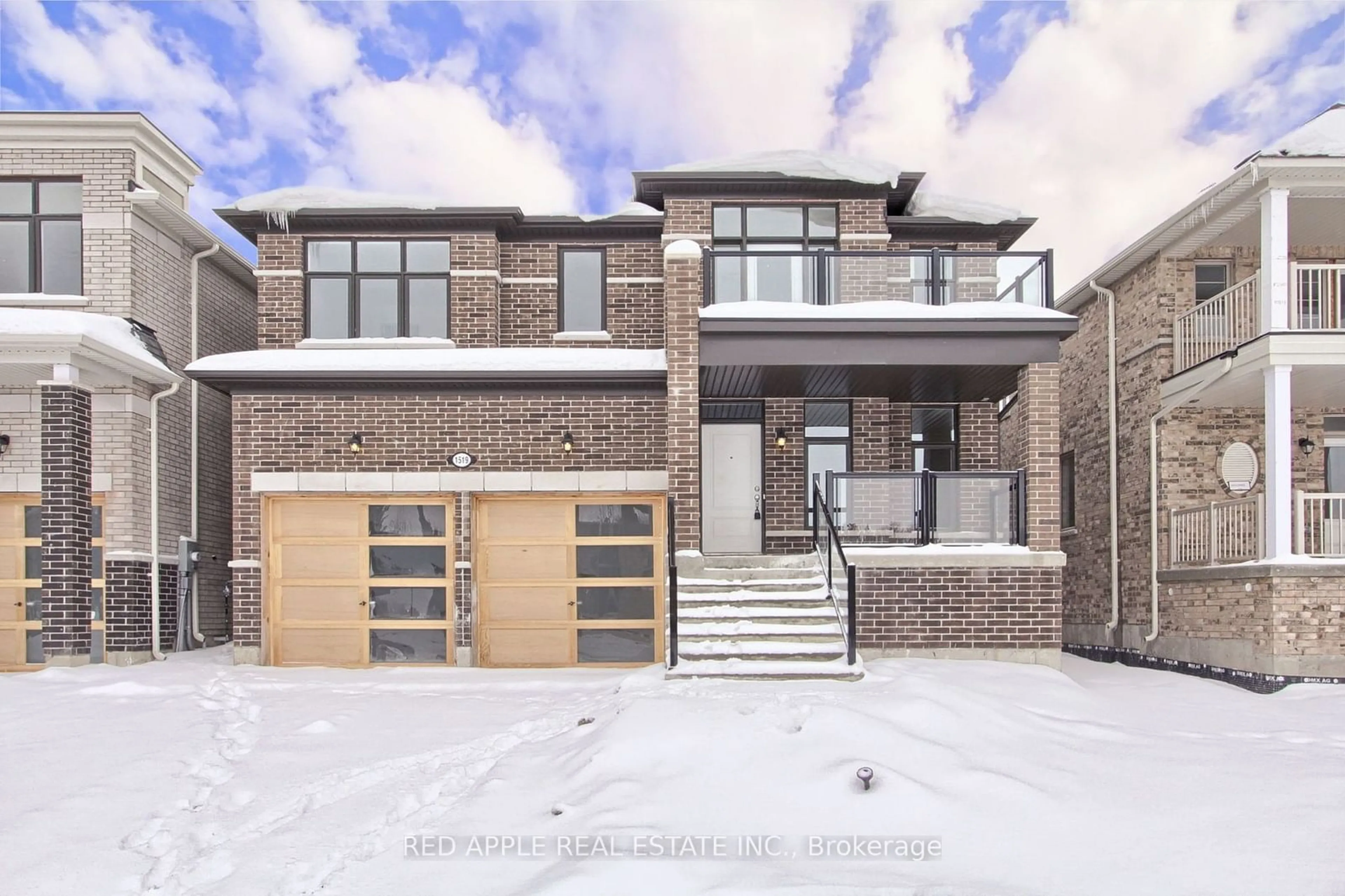 Home with brick exterior material, street for 1519 Davis Loop Circ, Innisfil Ontario L0L 1W0