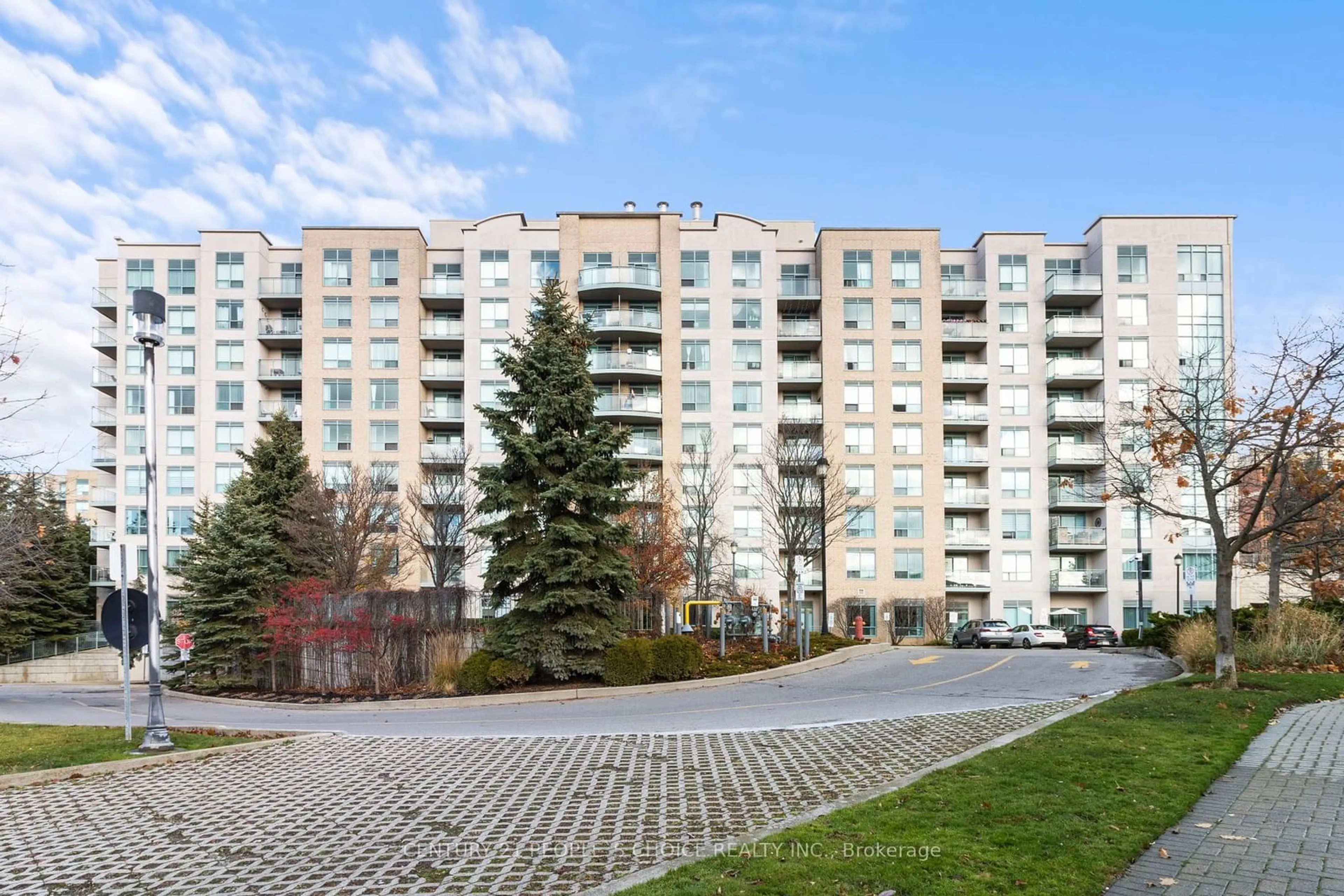 Patio, unknown for 51 Baffin Crt #110, Richmond Hill Ontario L4B 4P6