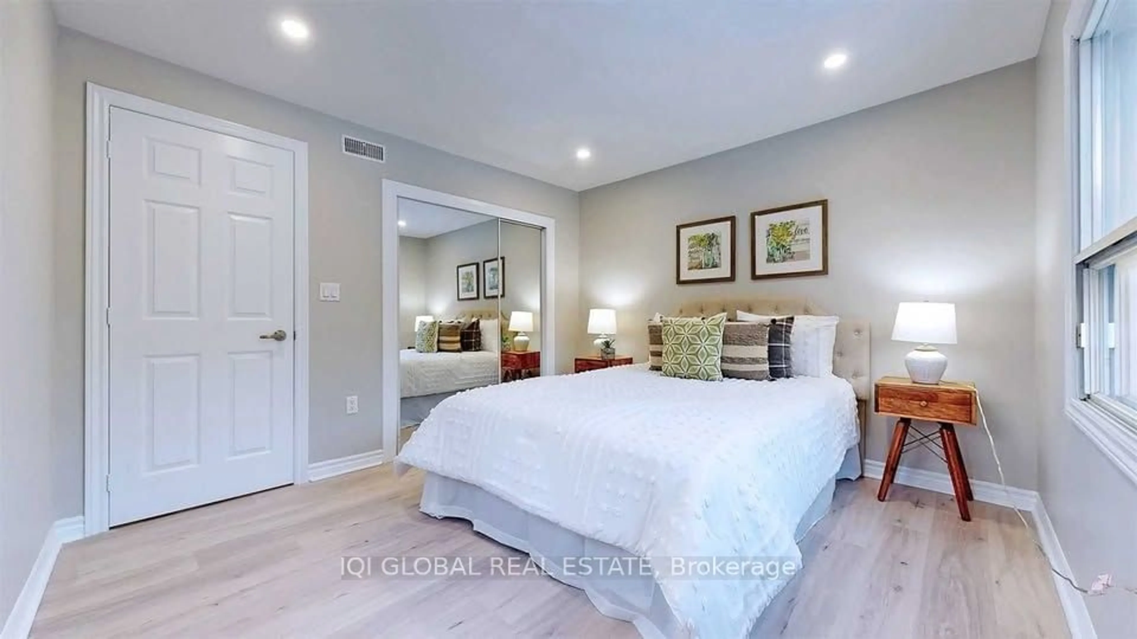 A pic of a room for 27 Connor Dr, Whitchurch-Stouffville Ontario L4A 7X3