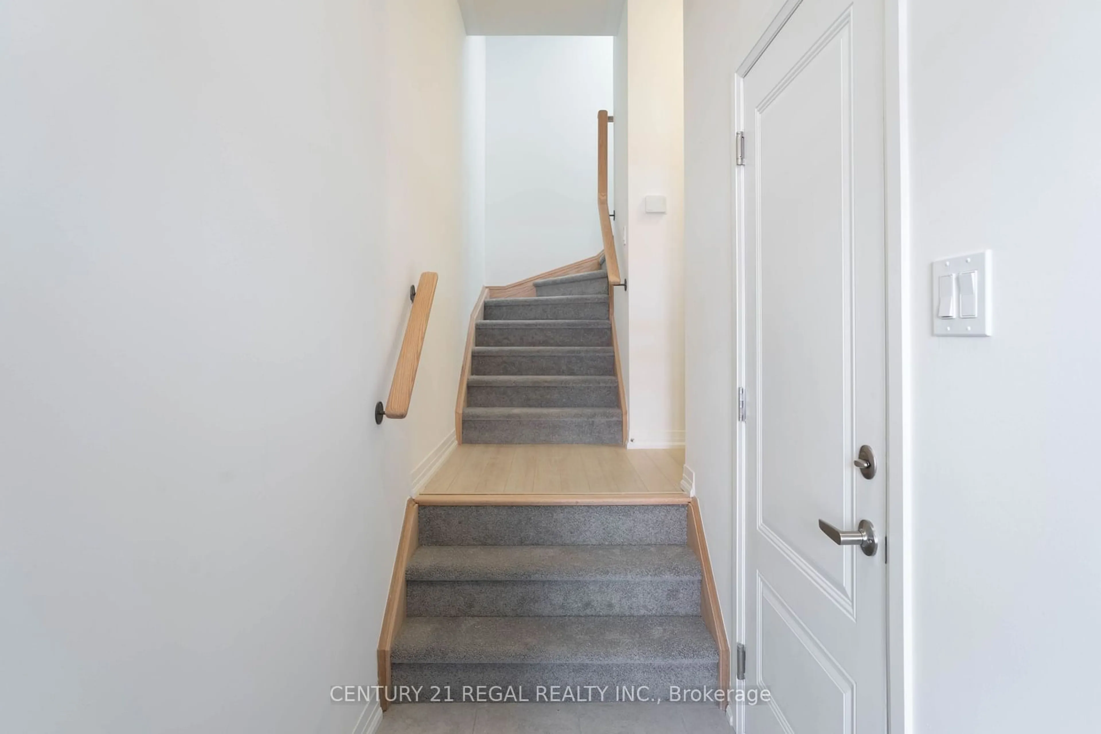 Stairs for 19 Carneros Way, Markham Ontario L6B 0S1