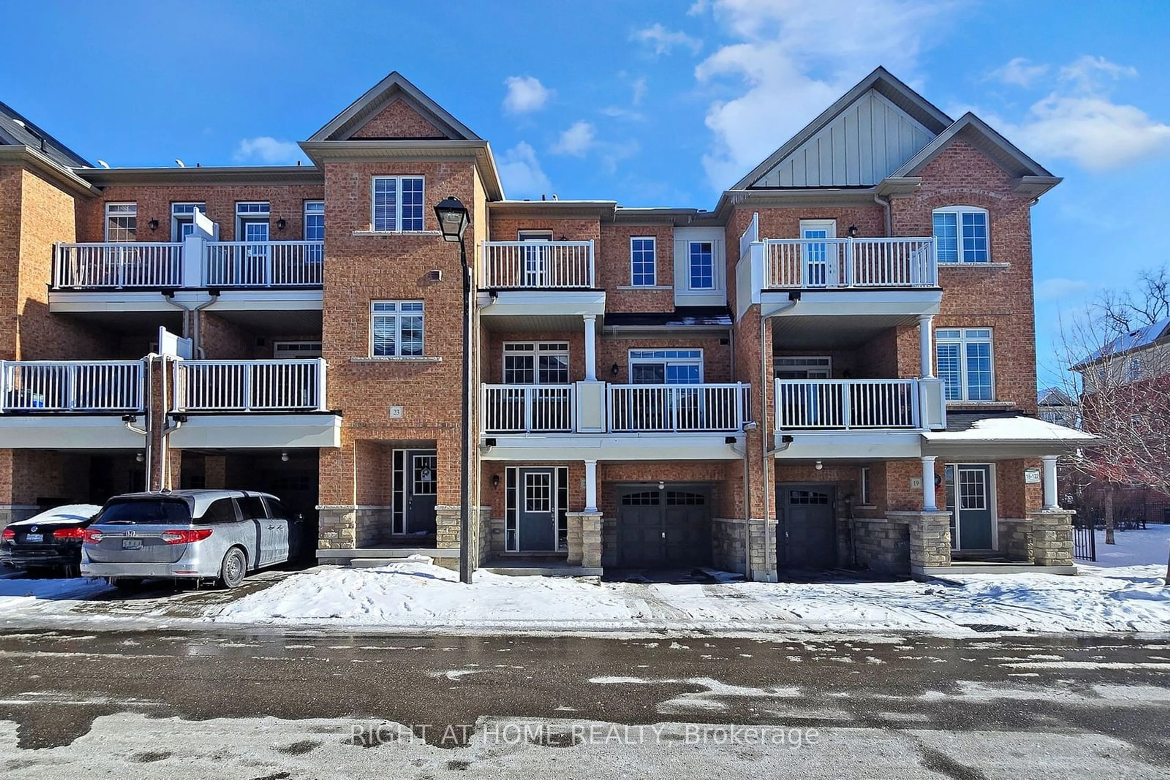 A pic from outside/outdoor area/front of a property/back of a property/a pic from drone, street for 21 Fanny Grove Way, Markham Ontario L6E 0T6