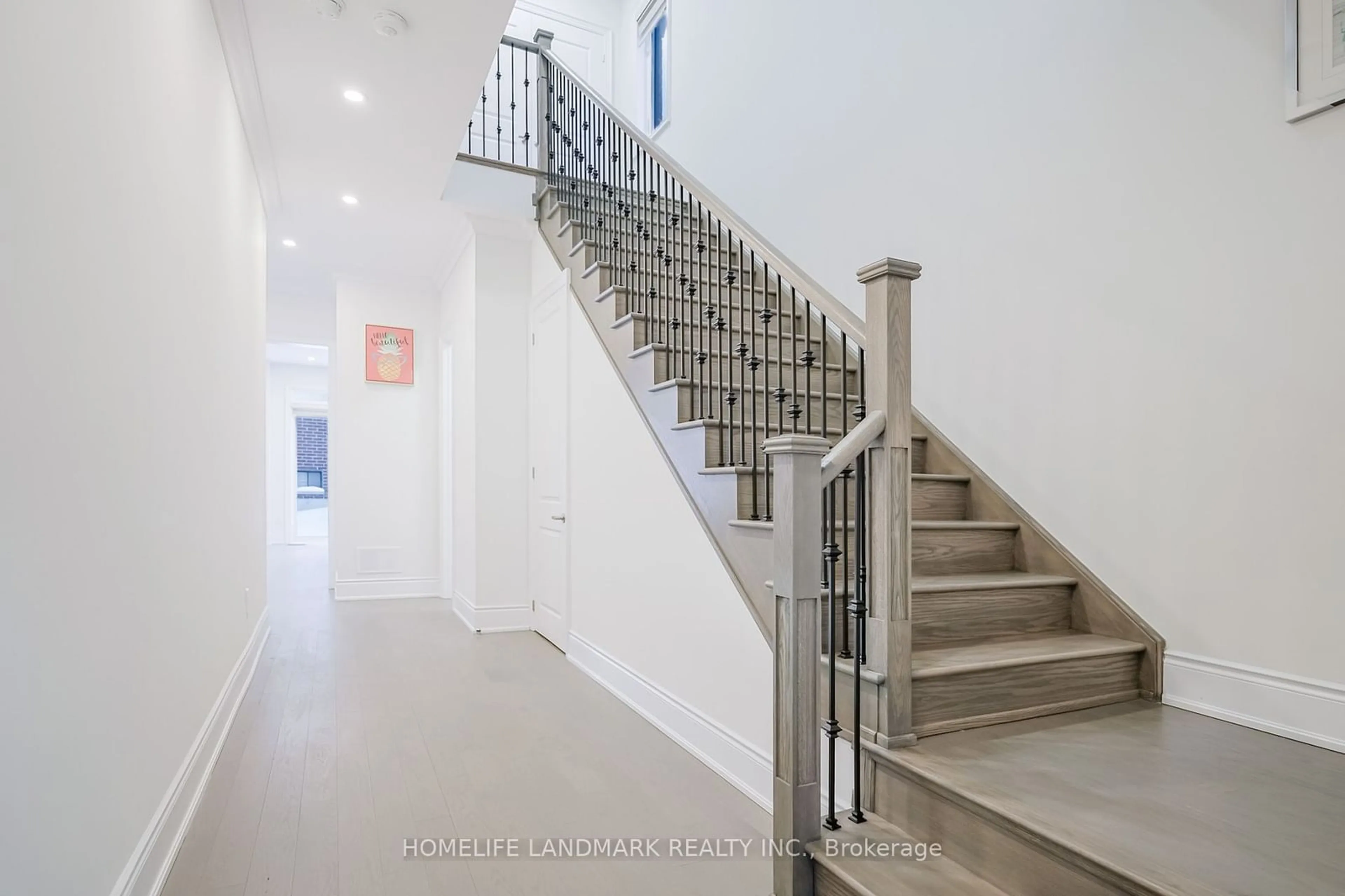 Stairs for 6 Perigo Crt, Richmond Hill Ontario L4E 1A2