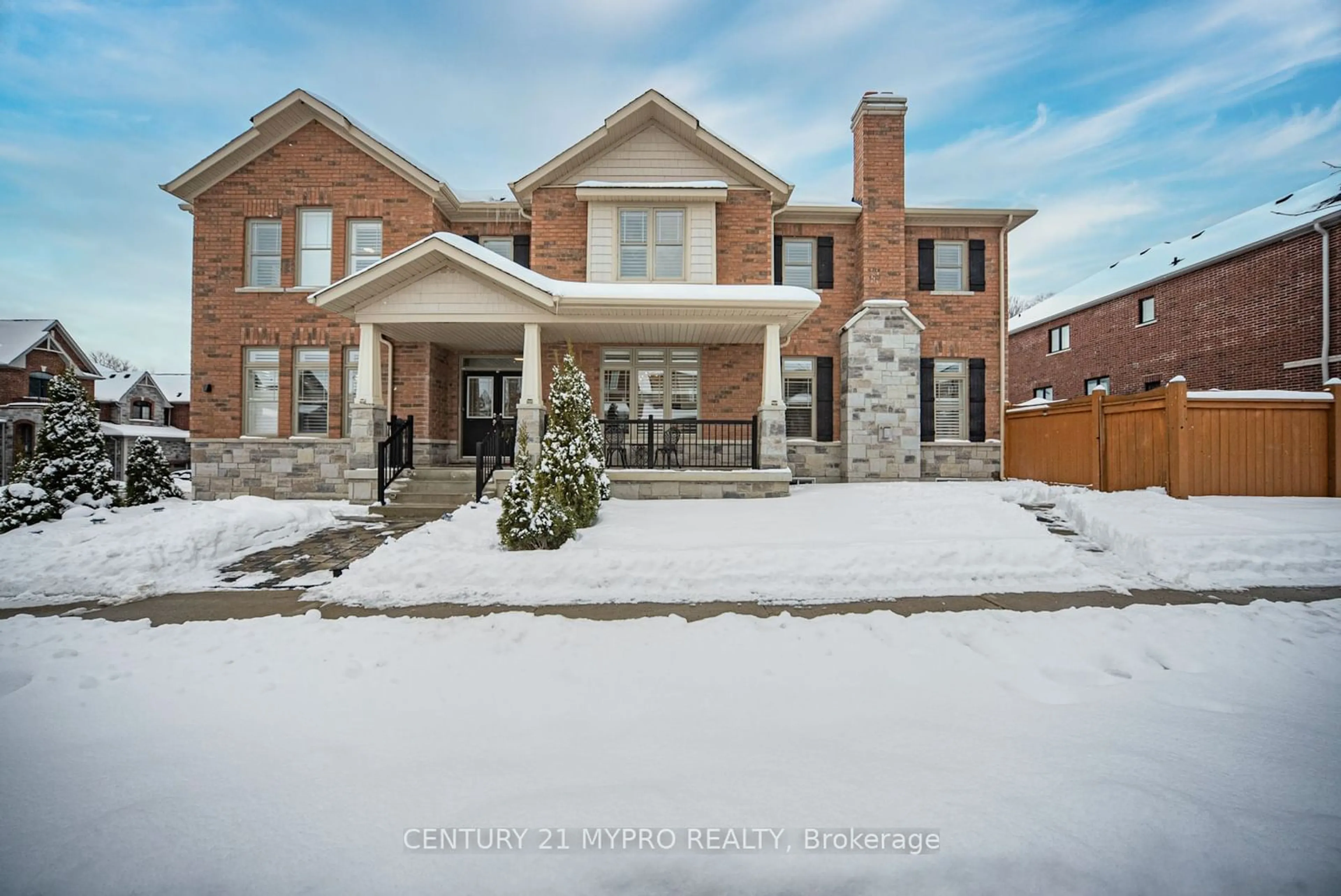 Home with brick exterior material, street for 42 MANOR HAMPTON St, East Gwillimbury Ontario L9N 0P9