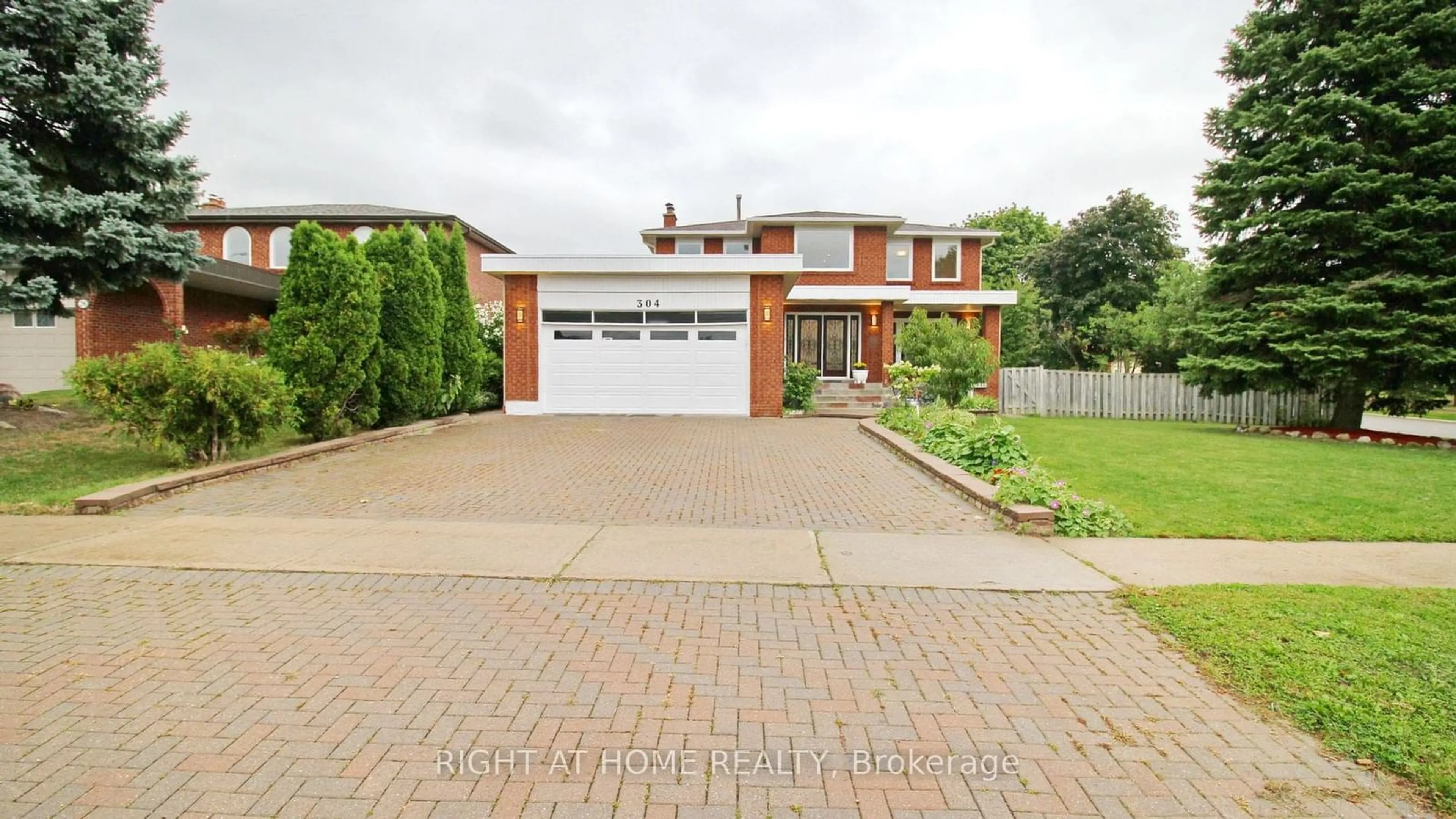 Home with brick exterior material, street for 304 Firglen Rdge, Vaughan Ontario L4L 1N7