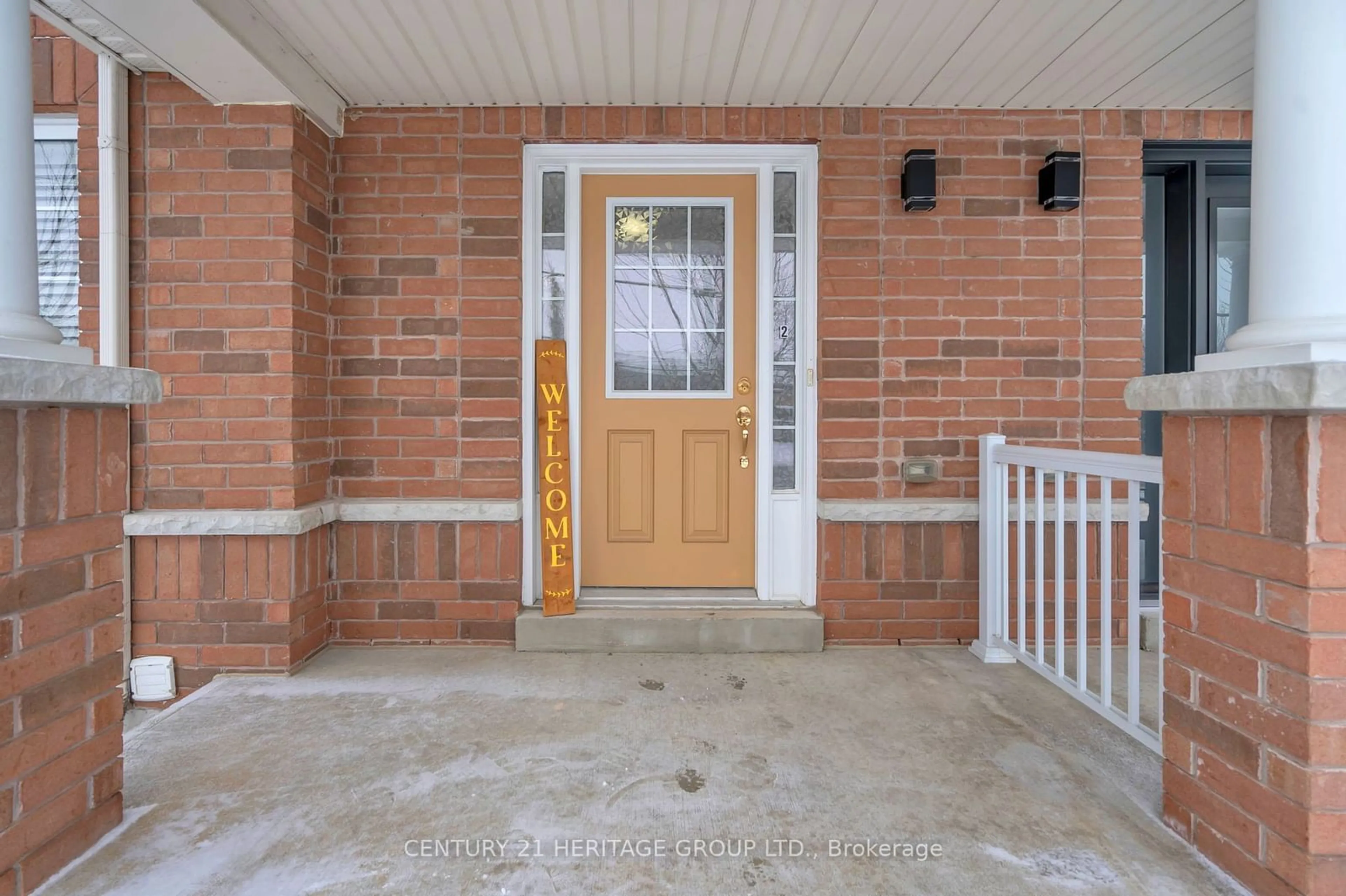 Indoor entryway for 2 Caserta St, Georgina Ontario L4P 0E6