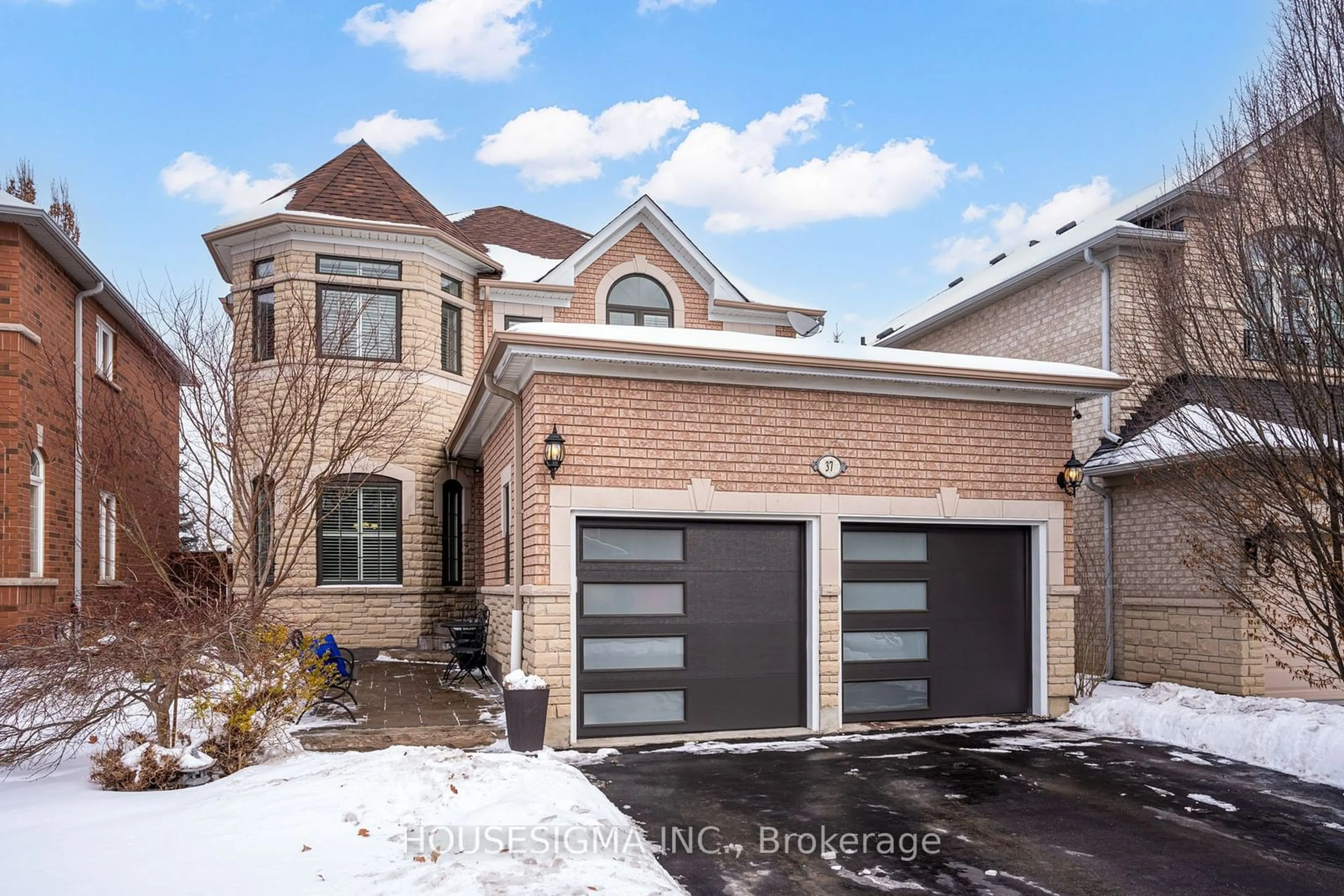 Home with brick exterior material, street for 37 Kettle Crt, Vaughan Ontario L6A 2M2