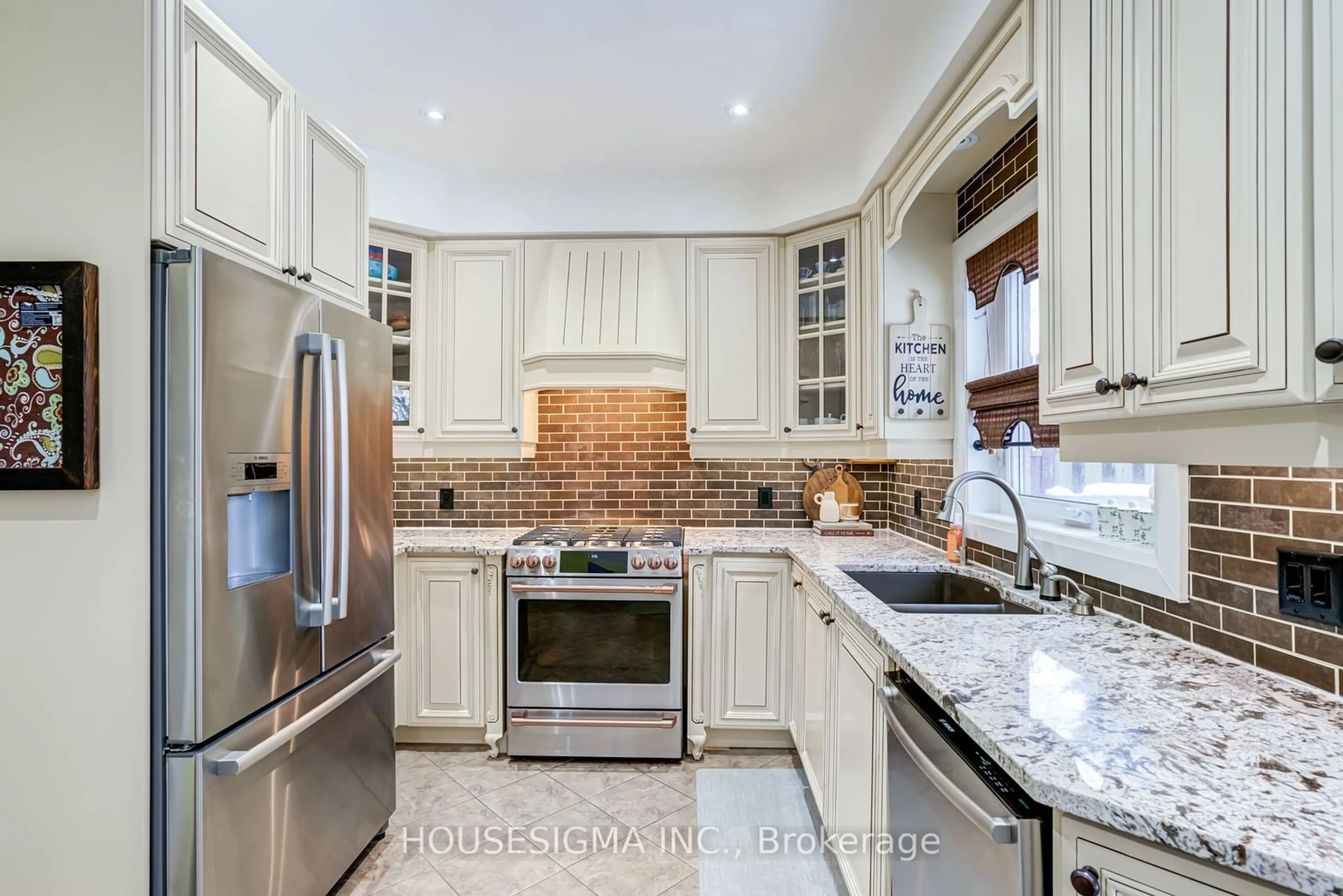 Open concept kitchen, ceramic/tile floor for 37 Kettle Crt, Vaughan Ontario L6A 2M2