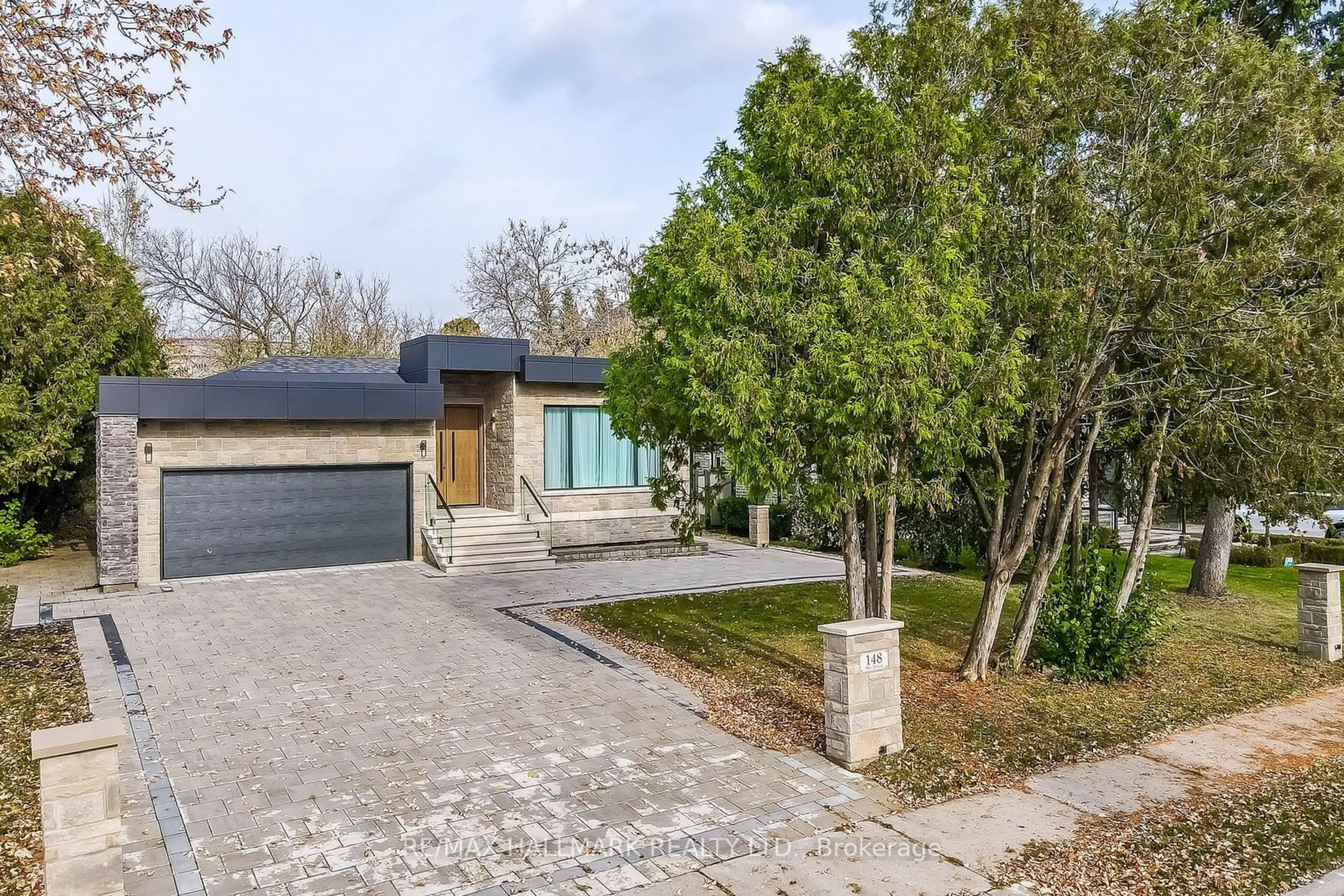 Home with brick exterior material, street for 148 May Ave, Richmond Hill Ontario L4C 3S6