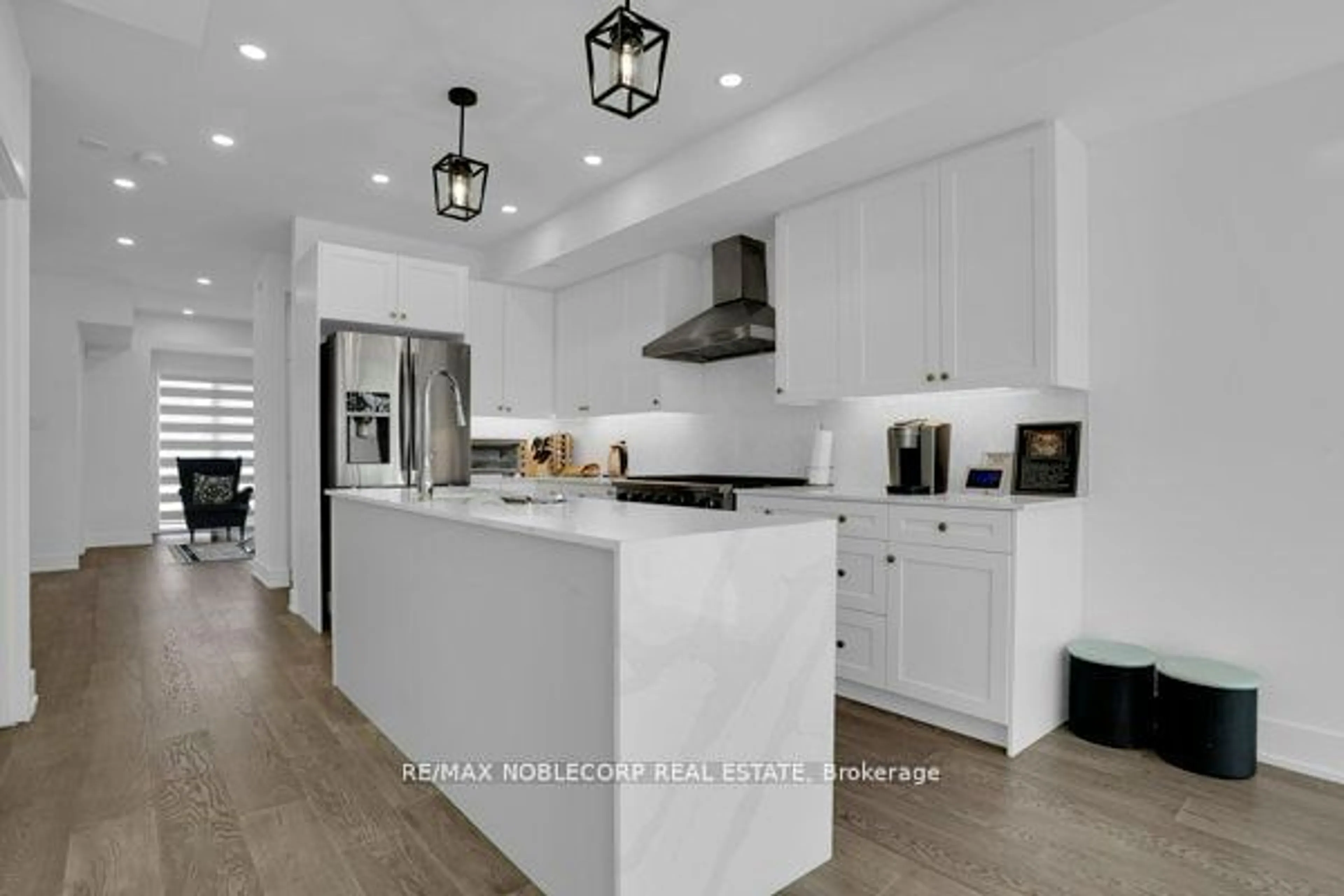 Contemporary kitchen, unknown for 1 Hartman Ave #1, Vaughan Ontario L4L 1R6