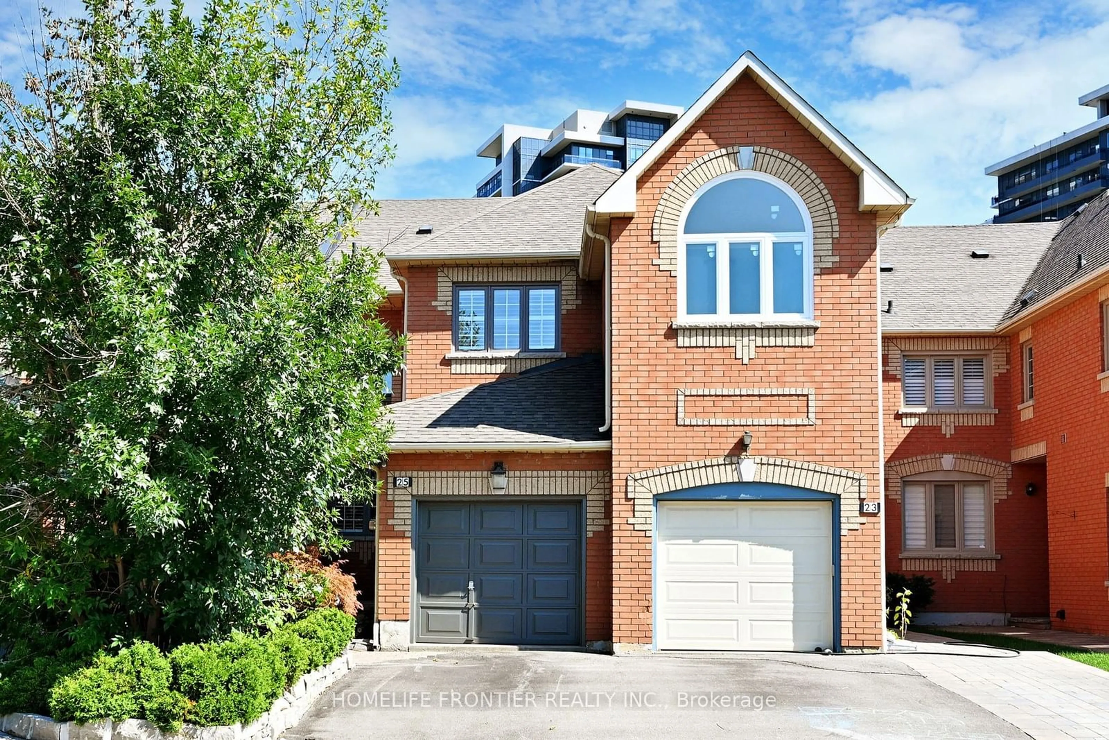 Home with brick exterior material, street for 25 Karl Crt, Vaughan Ontario L4J 8H7