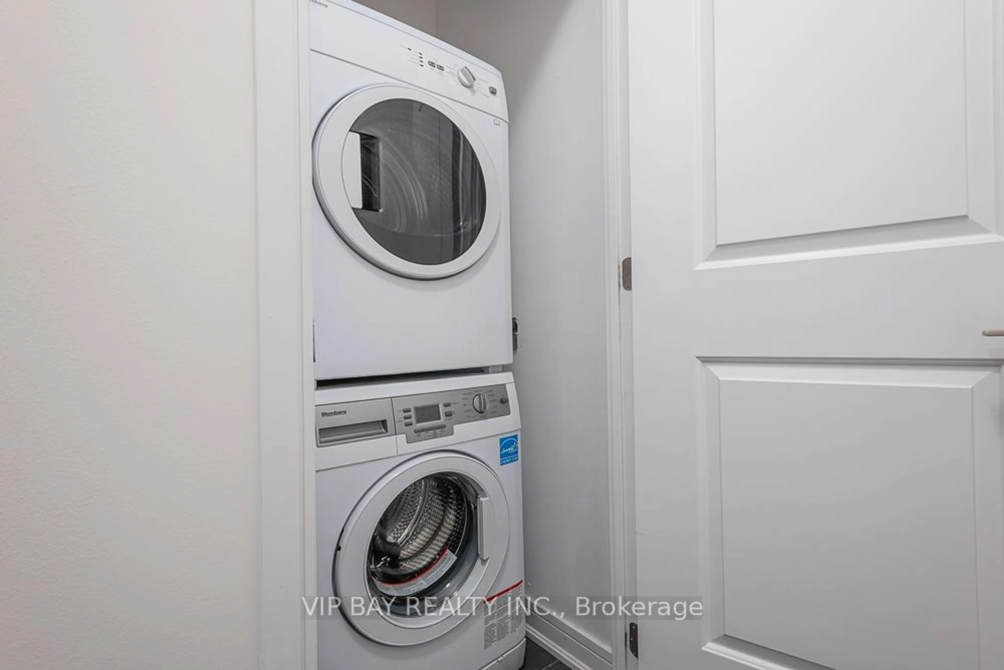 Laundry room for 9201 Yonge St #Nw817, Richmond Hill Ontario L4C 1H9