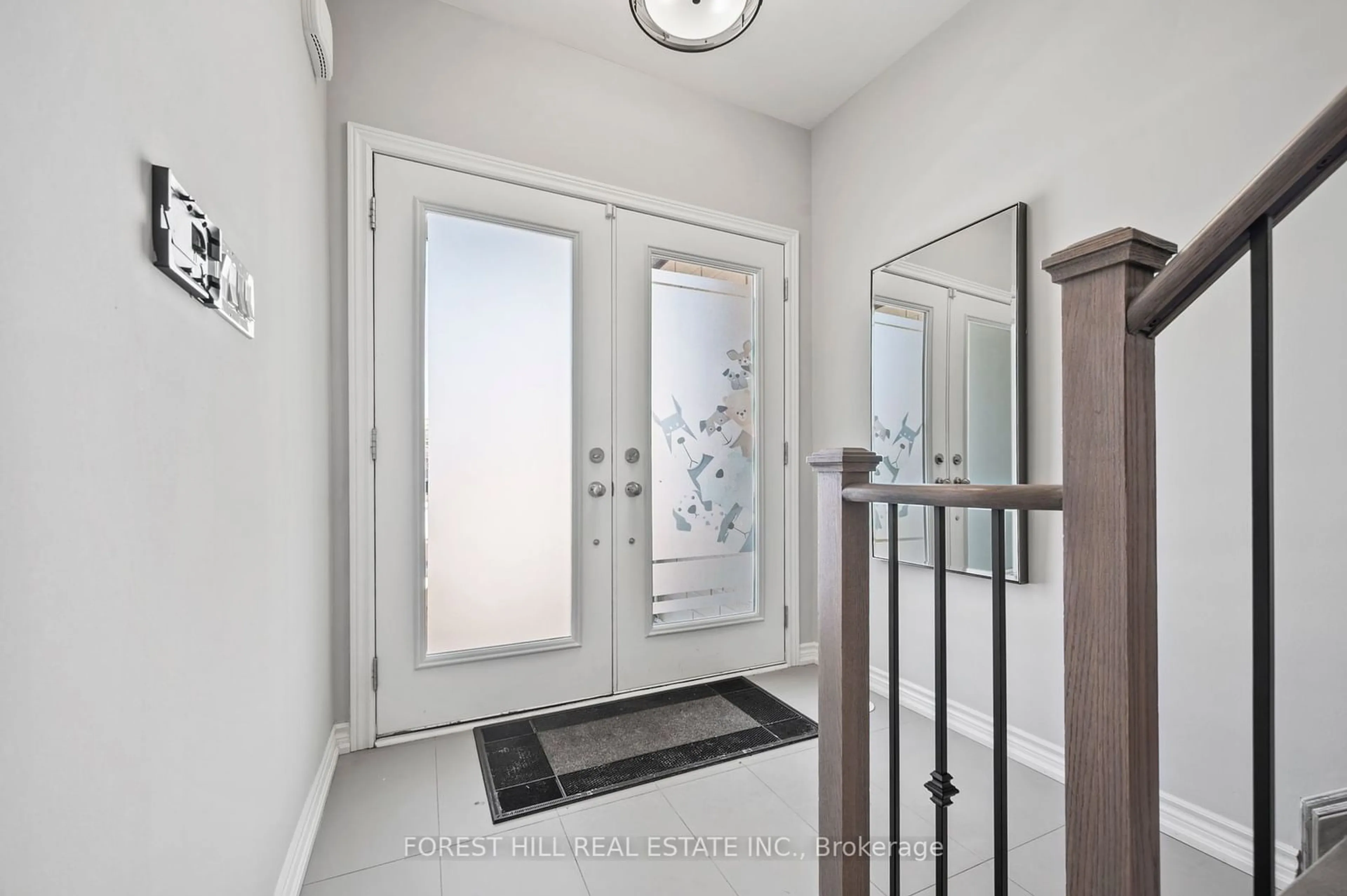 Indoor entryway for 222 Golden Tr, Vaughan Ontario L6A 4J5