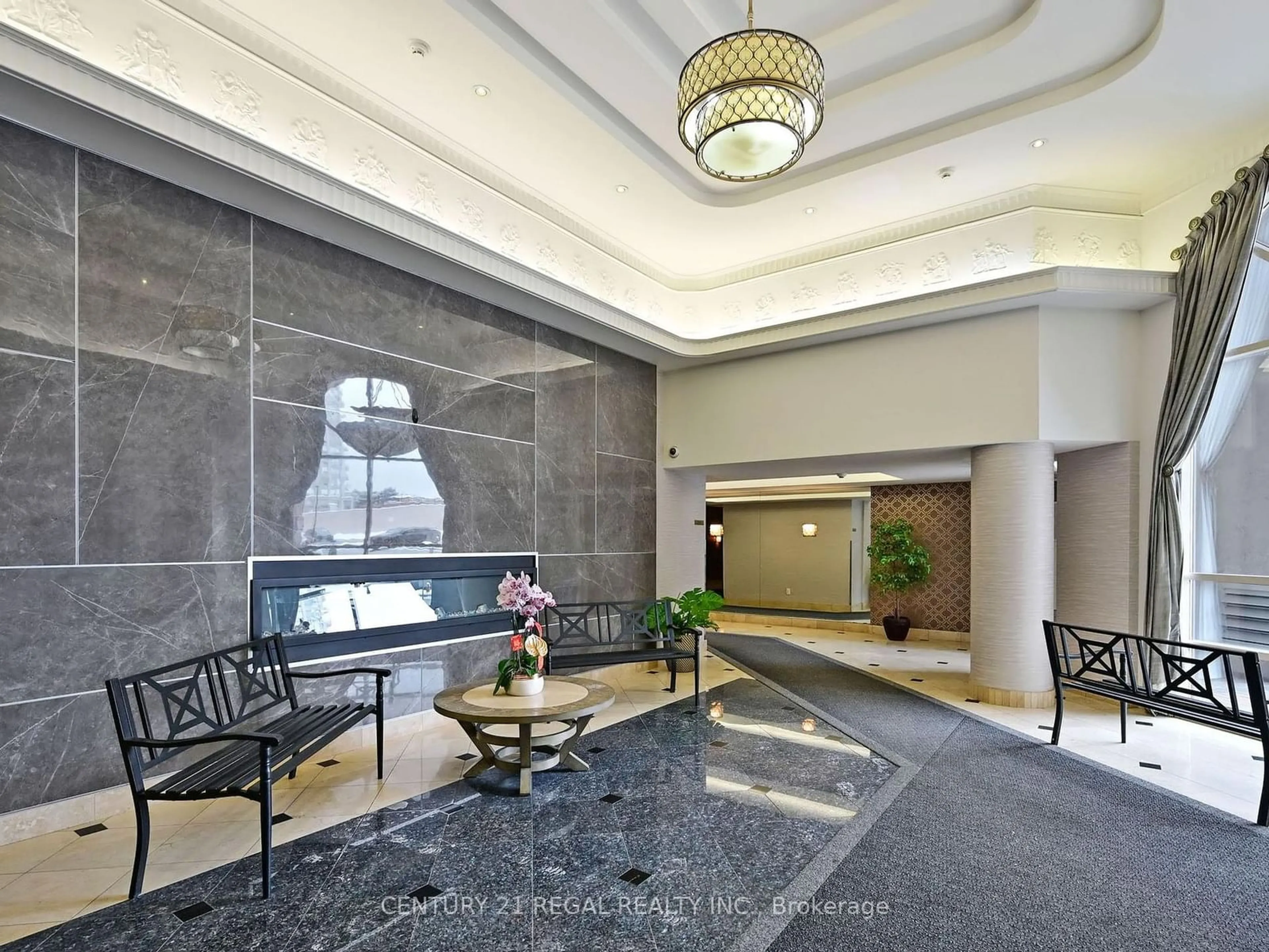 Lobby for 9017 Leslie St #607, Richmond Hill Ontario L4B 4R8