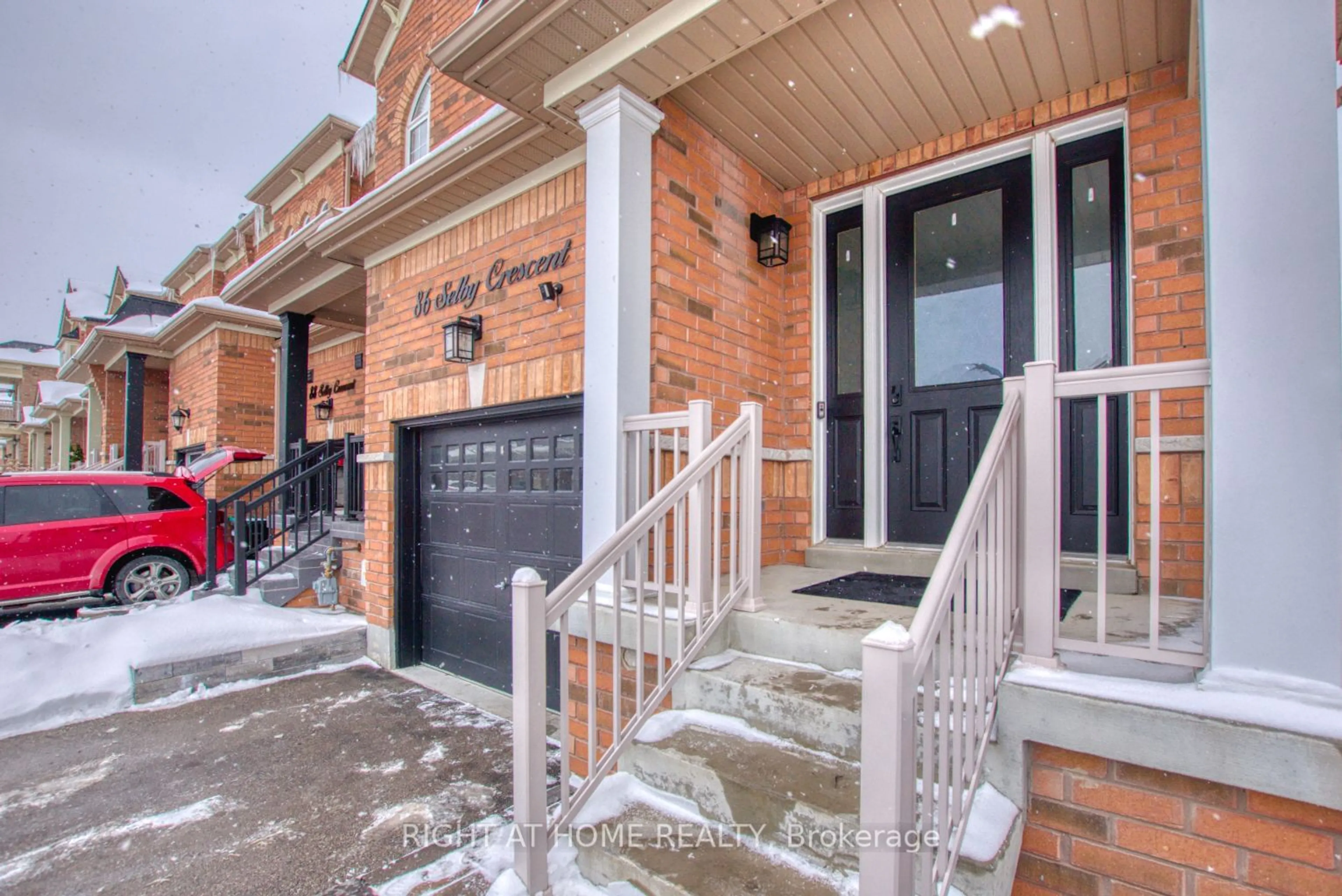 Indoor entryway for 86 Selby Cres, Bradford West Gwillimbury Ontario L3Z 0V3