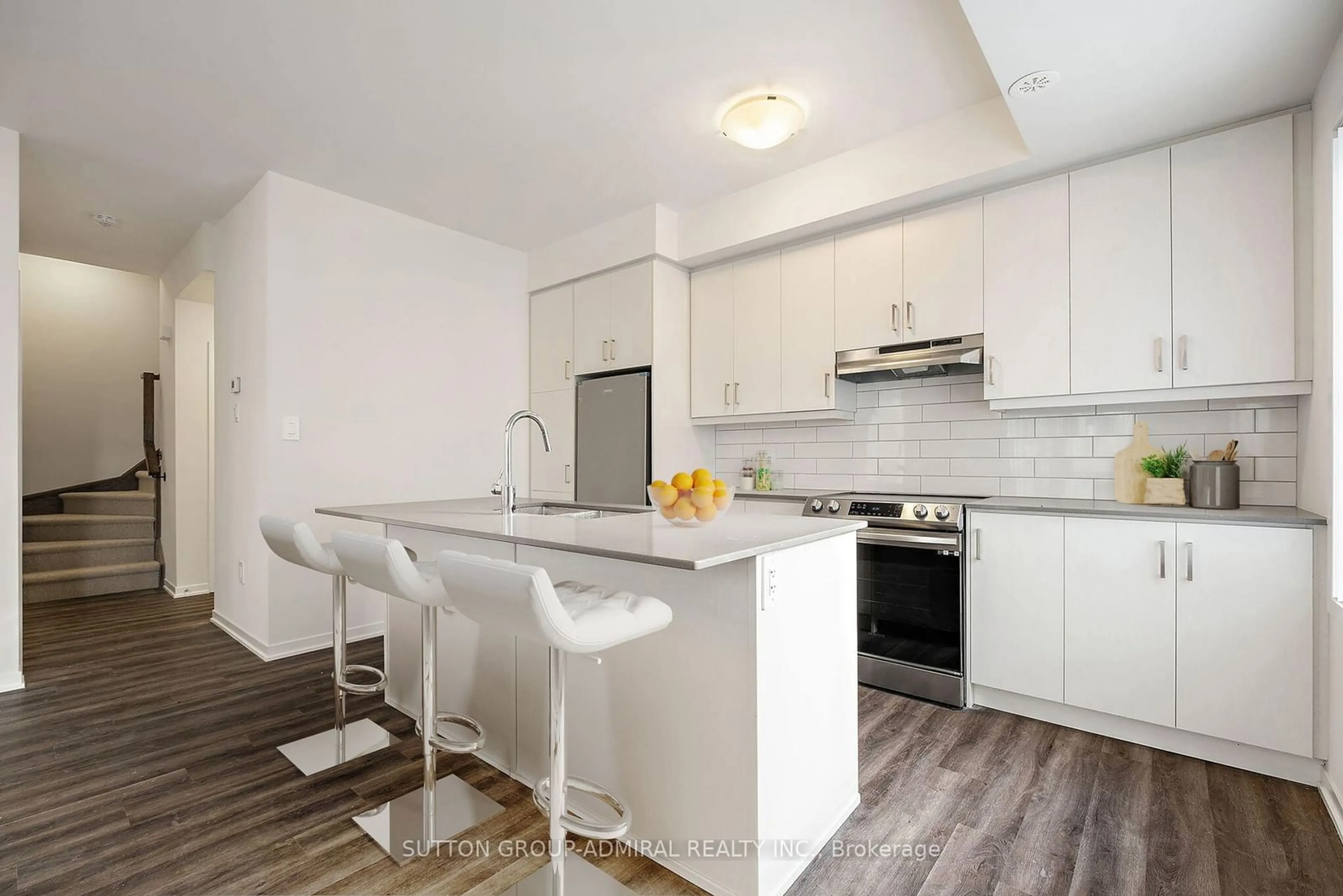 Open concept kitchen, unknown for 39 Honeycrisp Cres #th73, Vaughan Ontario L4K 0N1