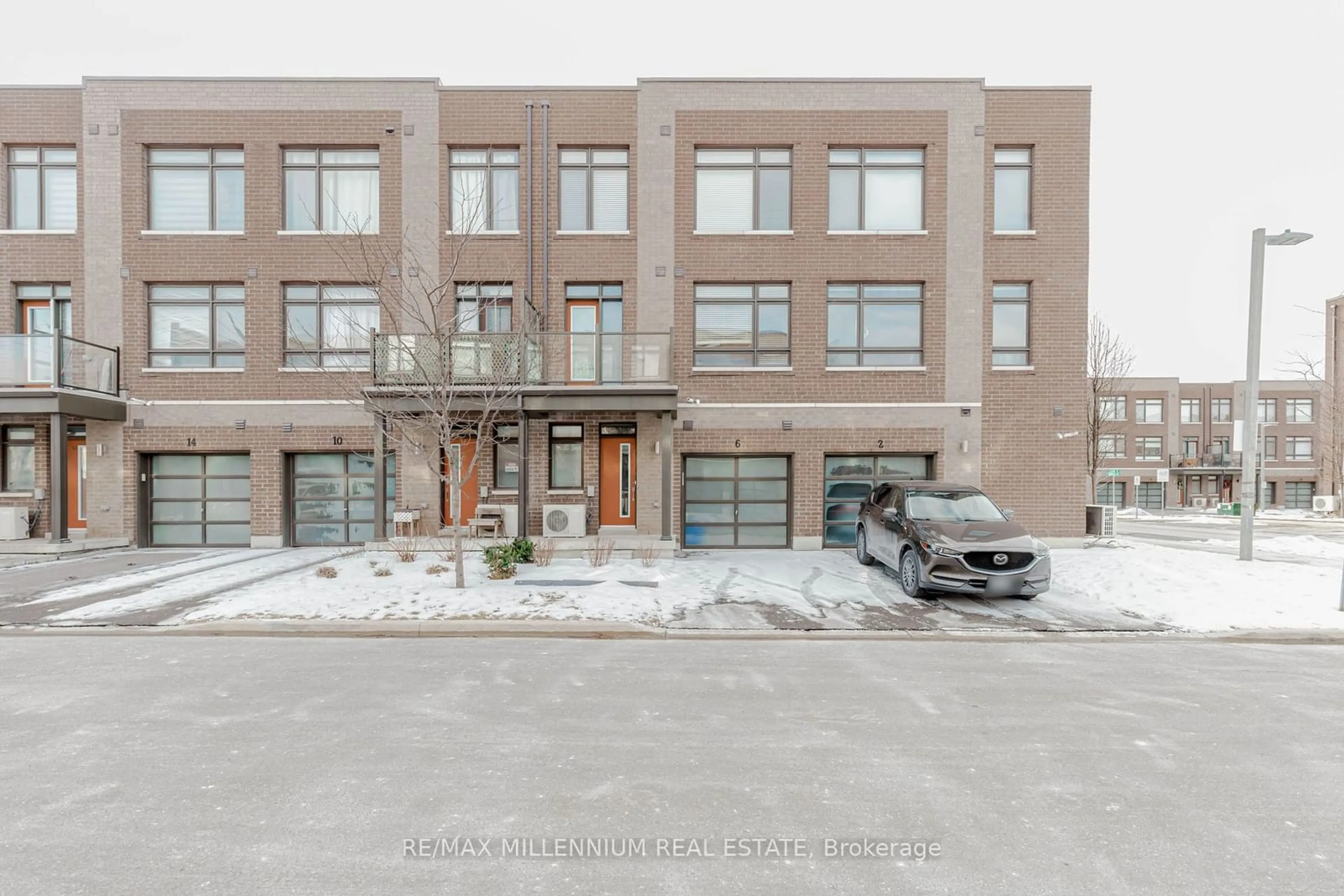 Unknown for 6 Lochlin St, Vaughan Ontario L4L 9S1