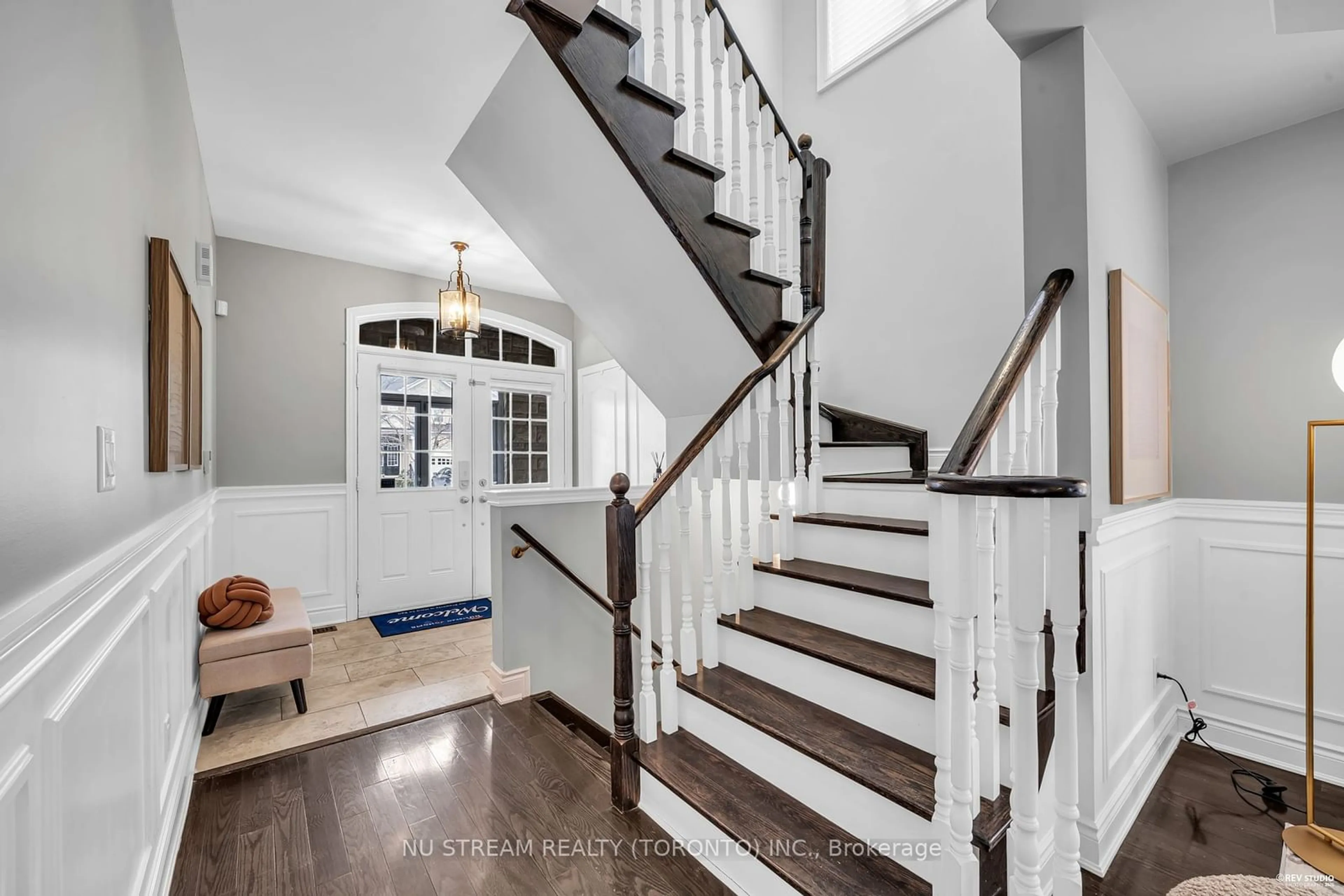 Indoor entryway for 138 Stark Cres, Vaughan Ontario L4H 0J4