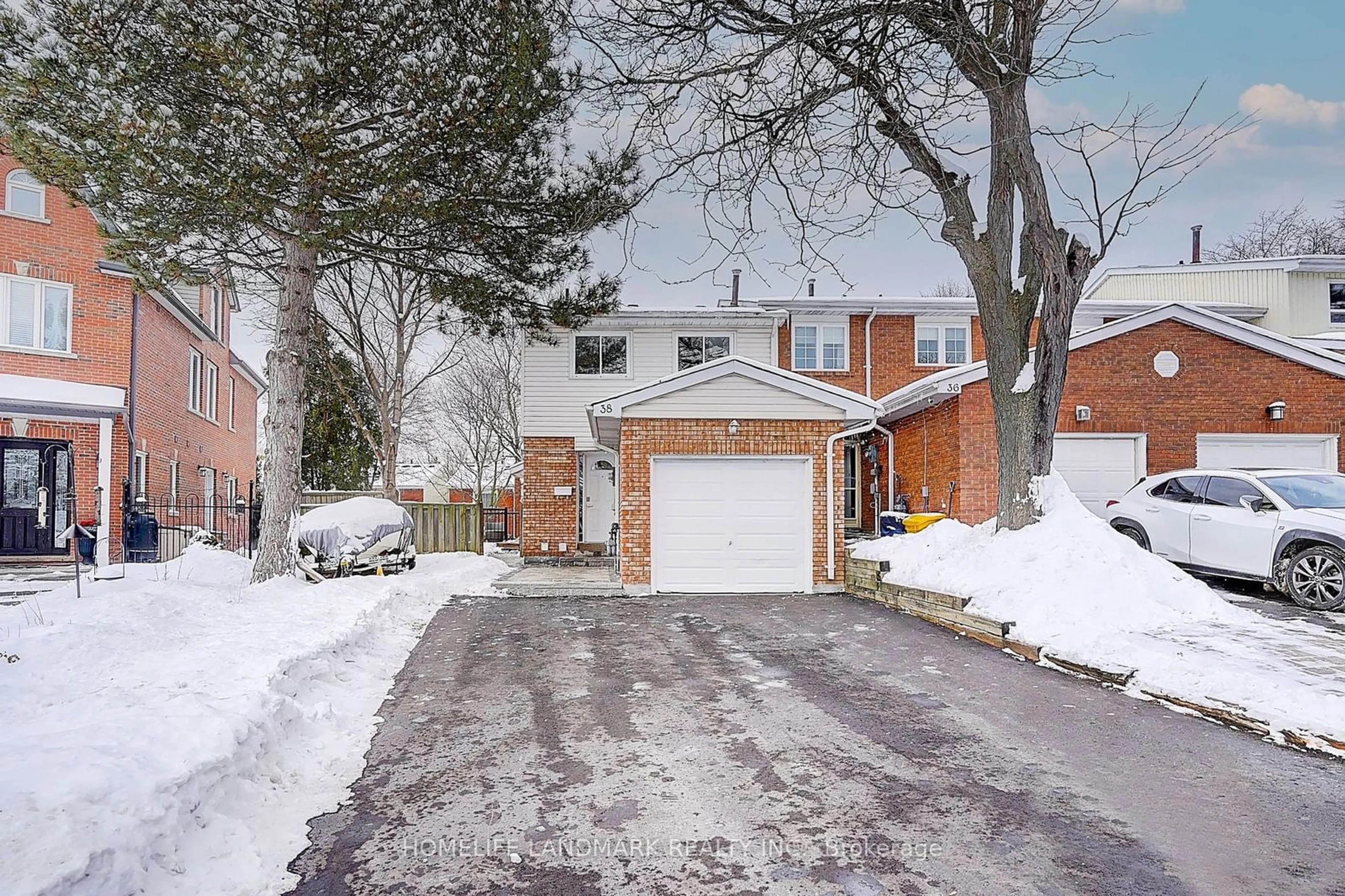 Unknown for 38 West Borough St, Markham Ontario L3T 4X5