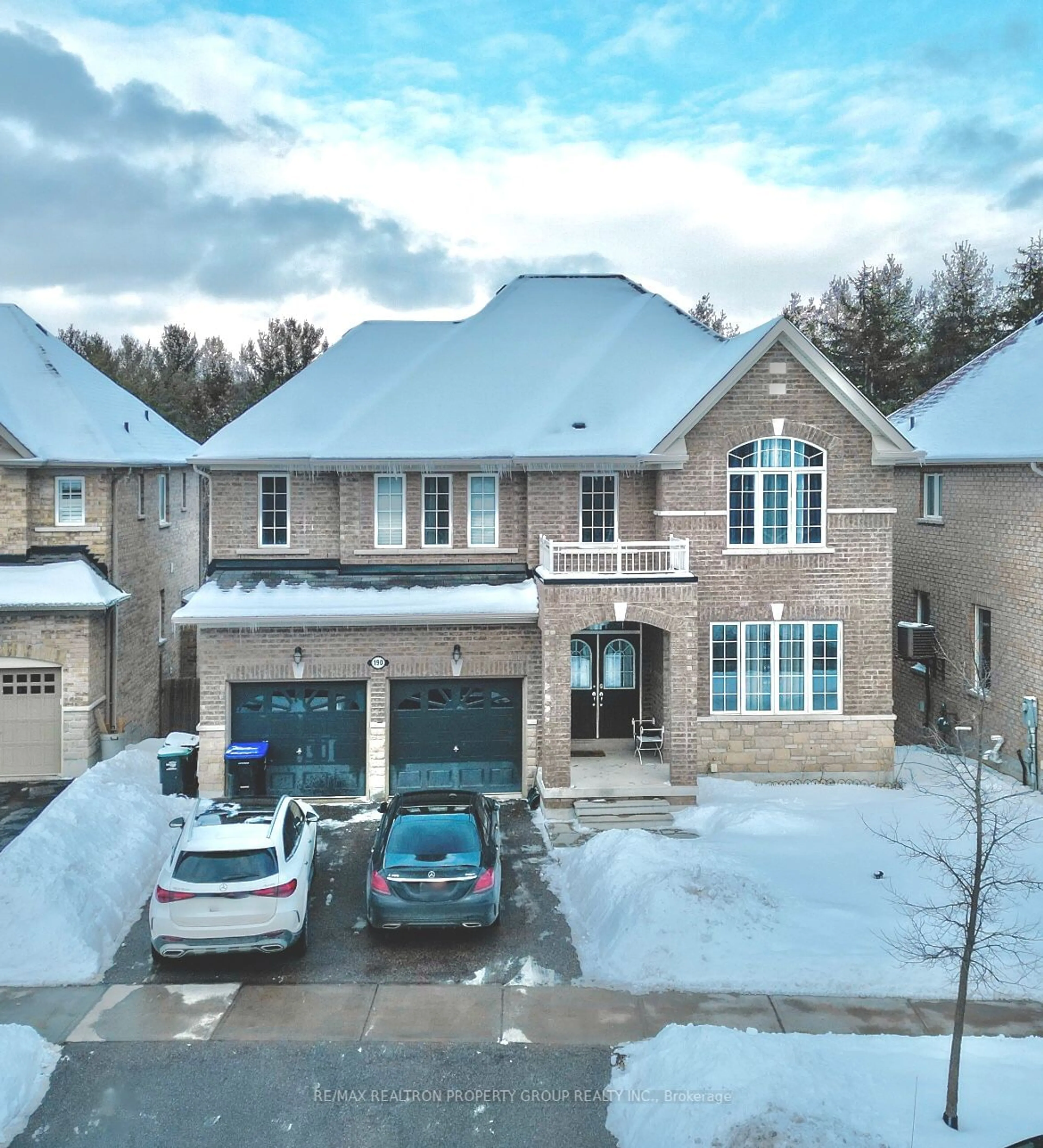 A pic from outside/outdoor area/front of a property/back of a property/a pic from drone, street for 190 Mcgahey St, New Tecumseth Ontario L0G 1W0