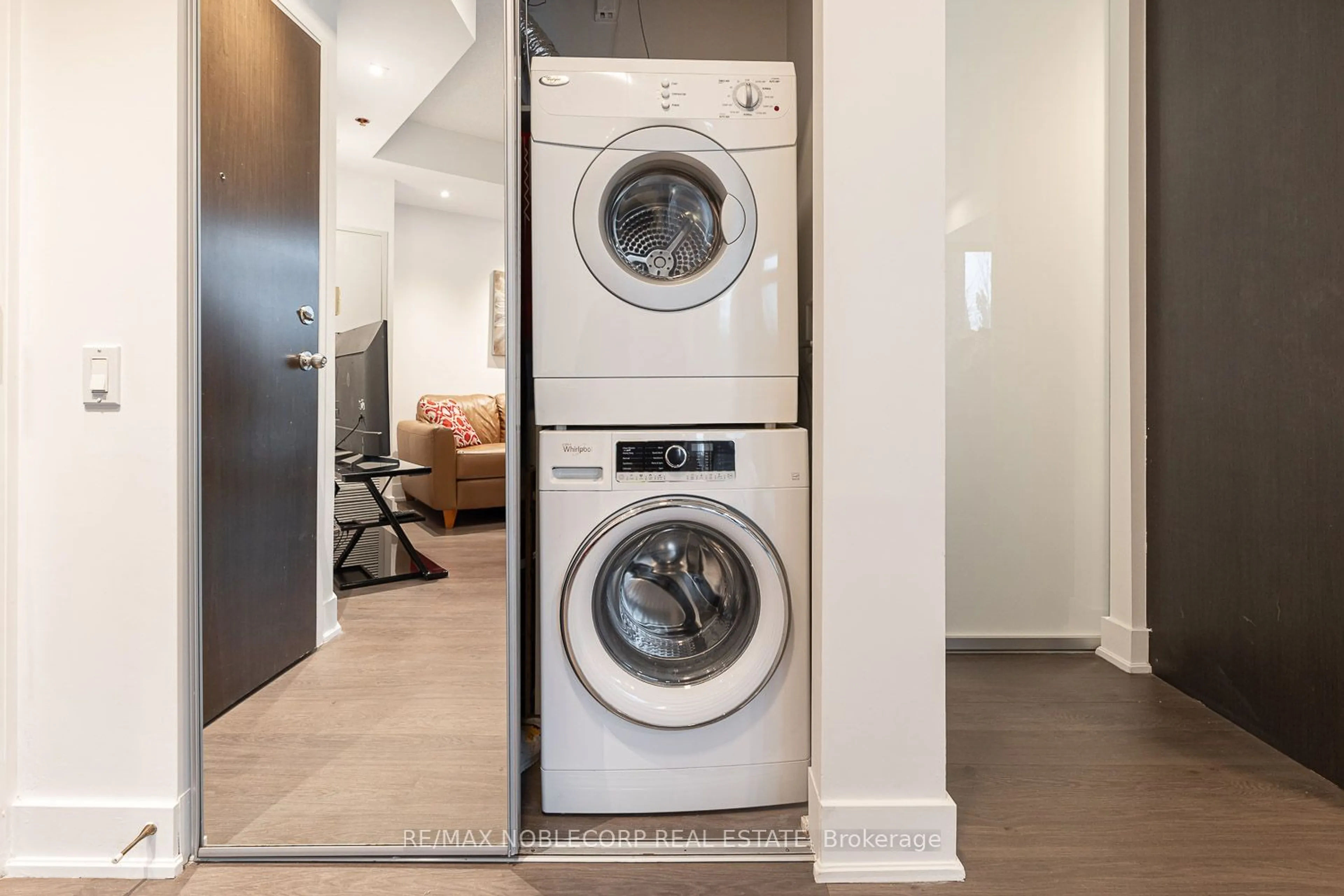 Laundry room for 7608 Yonge St #202, Vaughan Ontario L4J 1V9