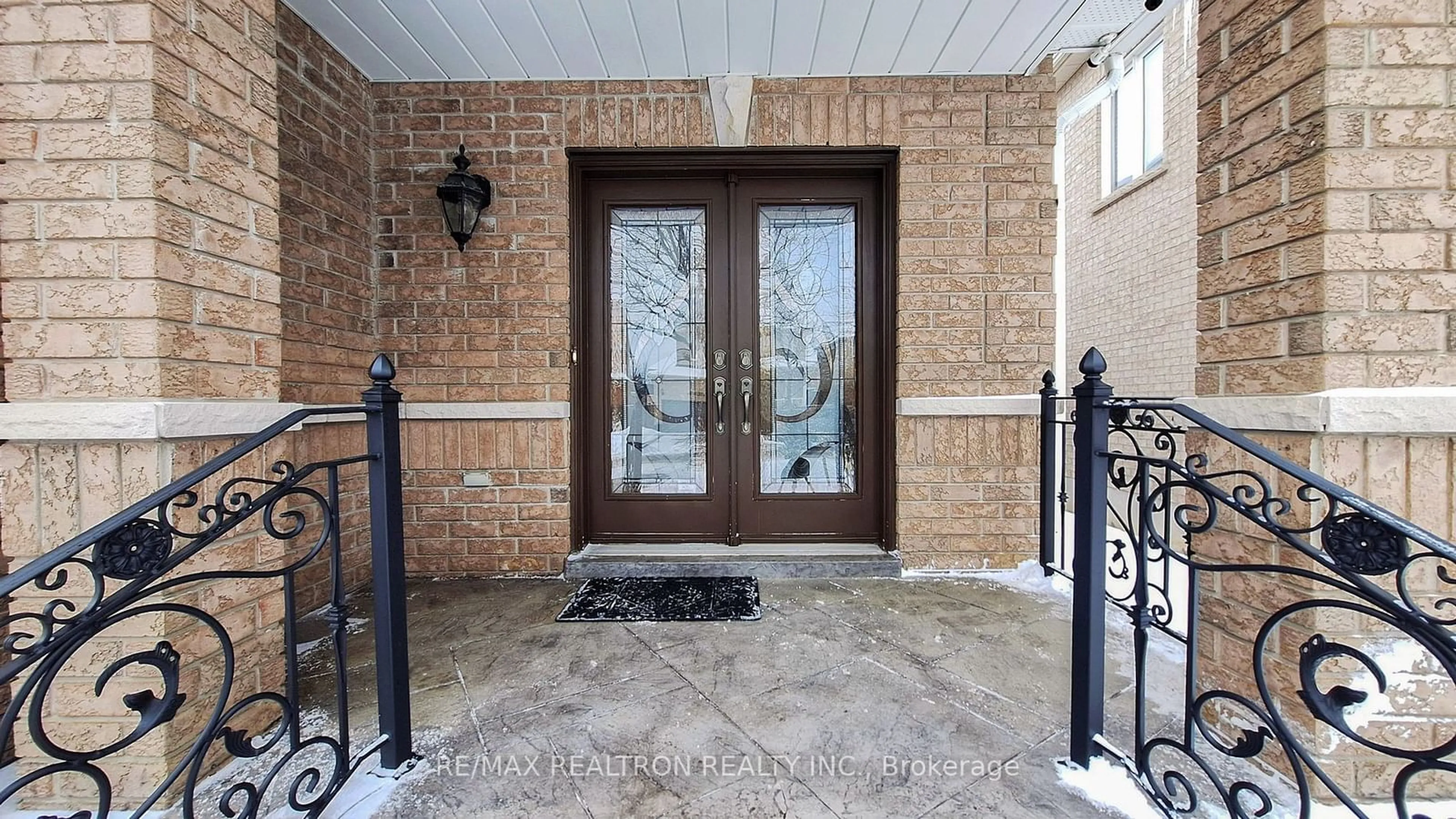 Indoor entryway for 60 Andrew Hill Dr, Vaughan Ontario L4H 0H3