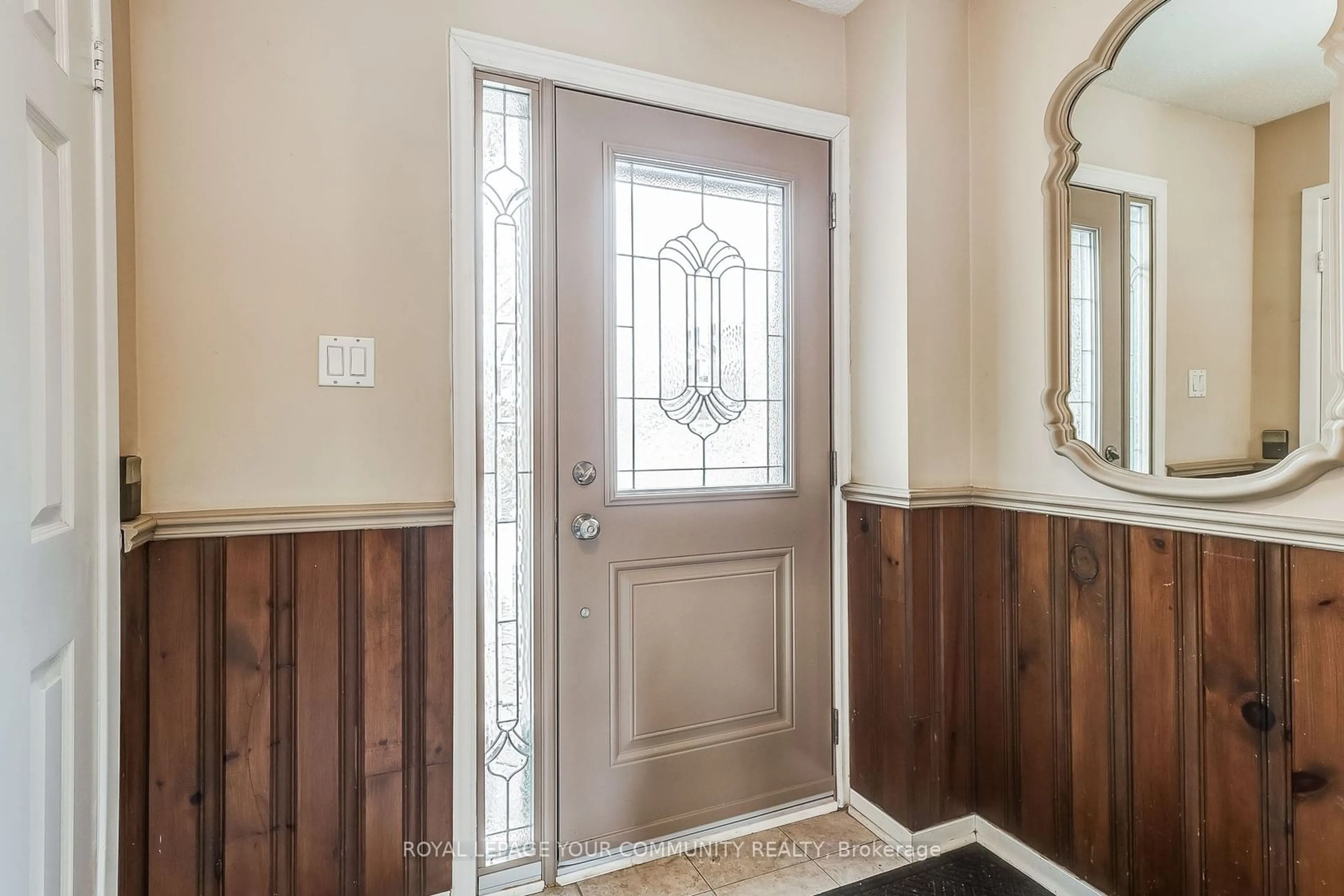 Indoor entryway for 151 Trothen Circ, Markham Ontario L3P 4H4