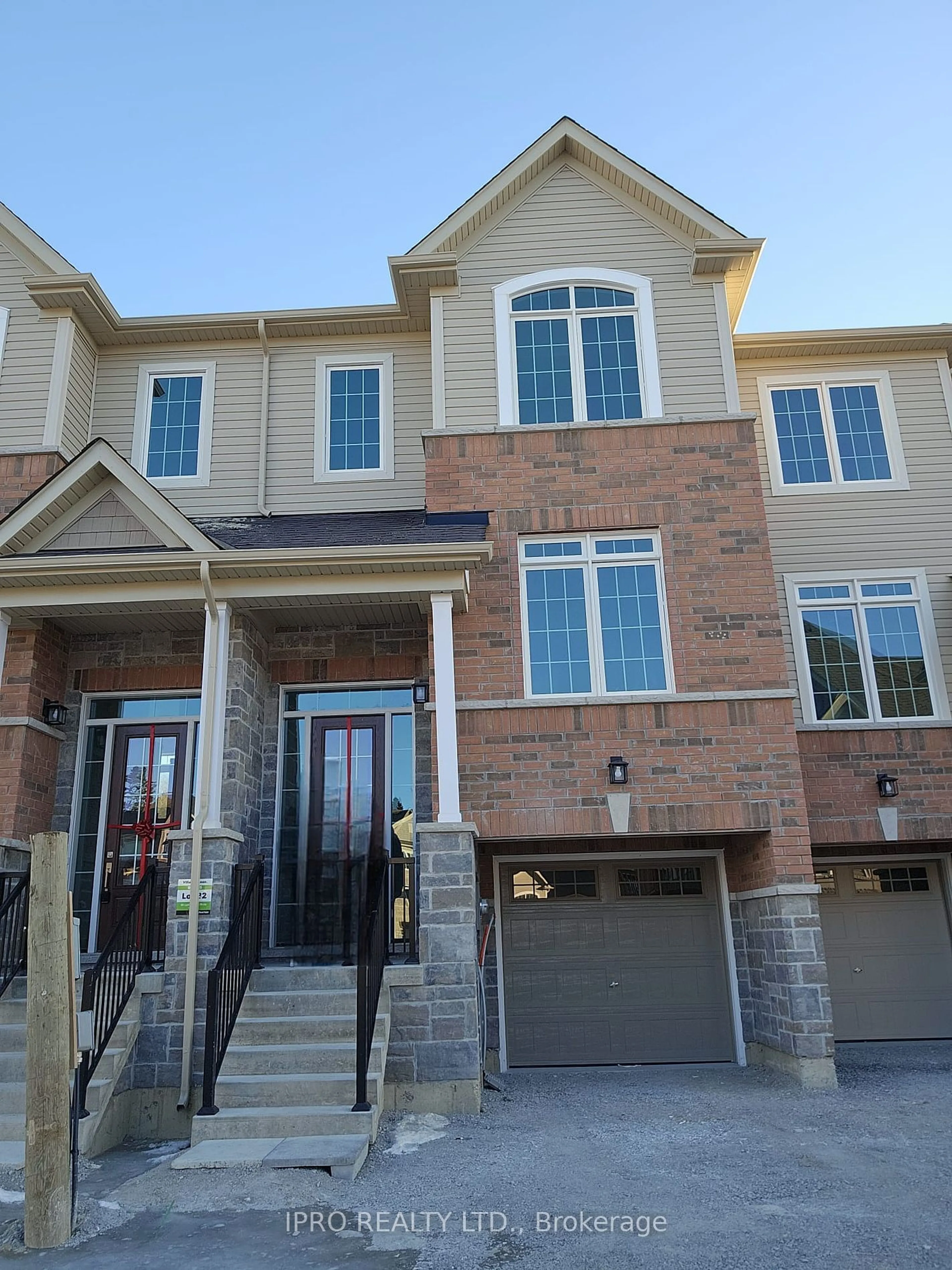 Home with brick exterior material, street for 86 Lyall Stokes Circ, East Gwillimbury Ontario L0G 1M0