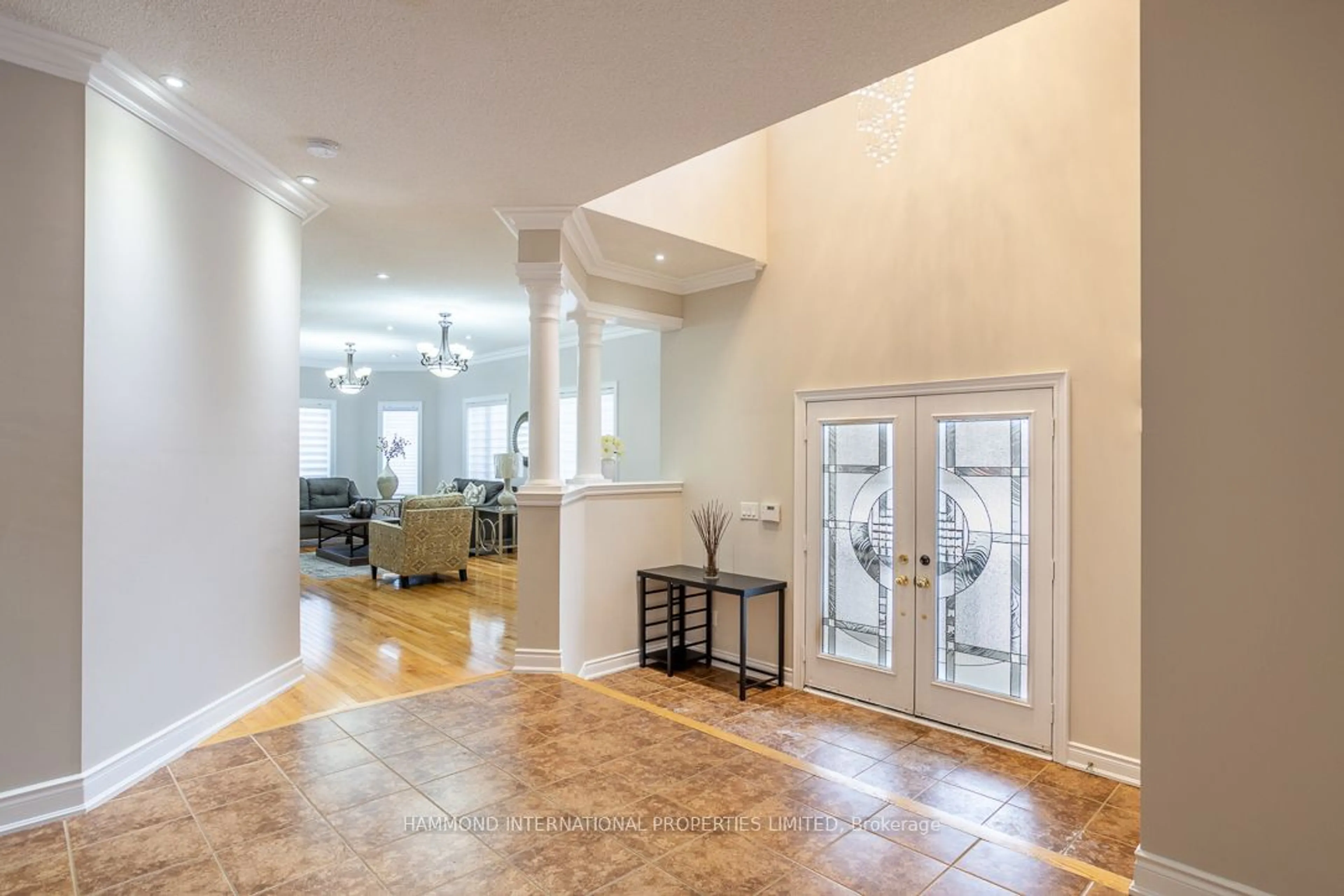 Indoor entryway for 162 Via Borghese St, Vaughan Ontario L4H 0Y7