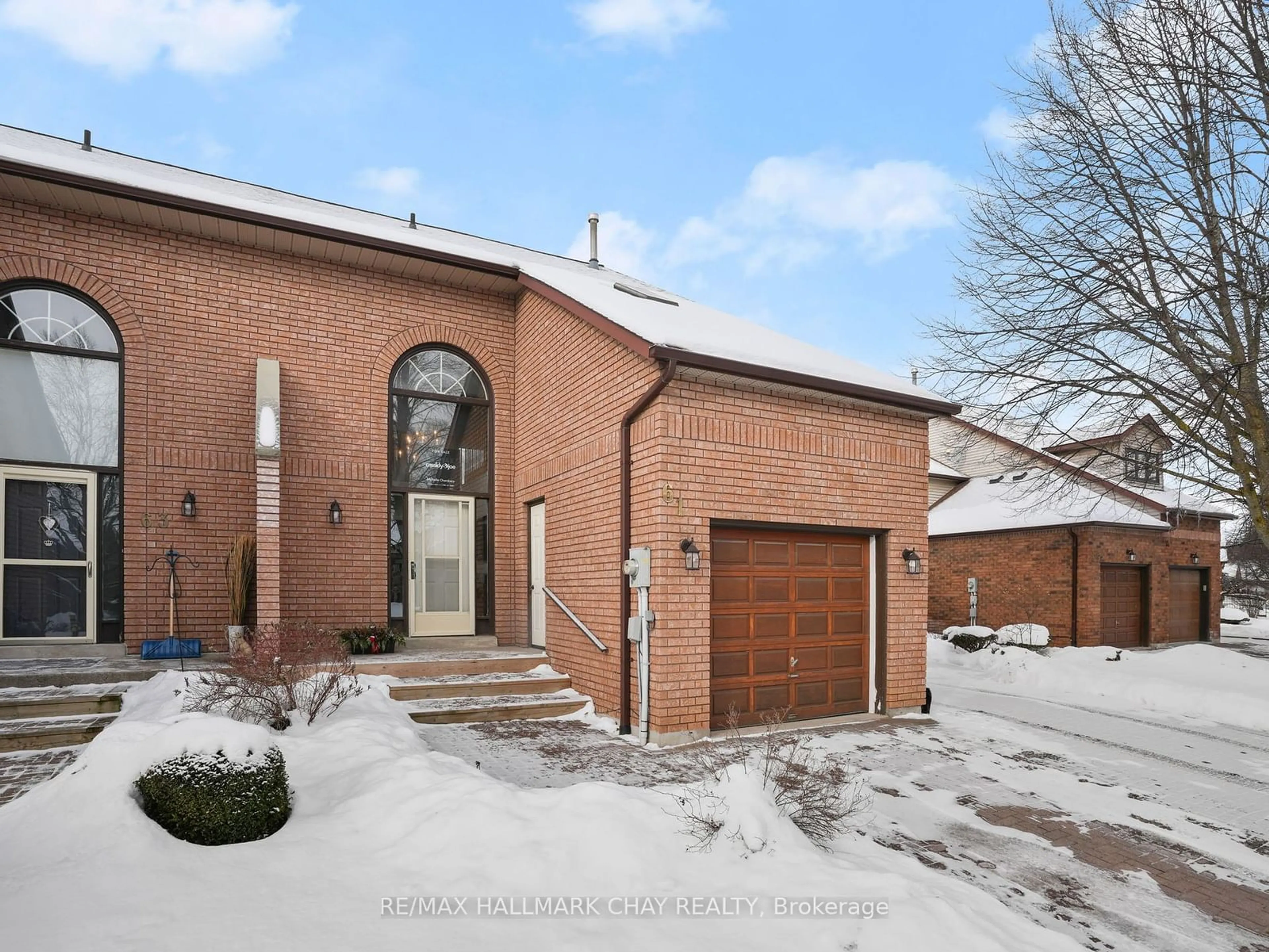 Home with brick exterior material, street for 61 Green Briar Rd, New Tecumseth Ontario L9R 1R6