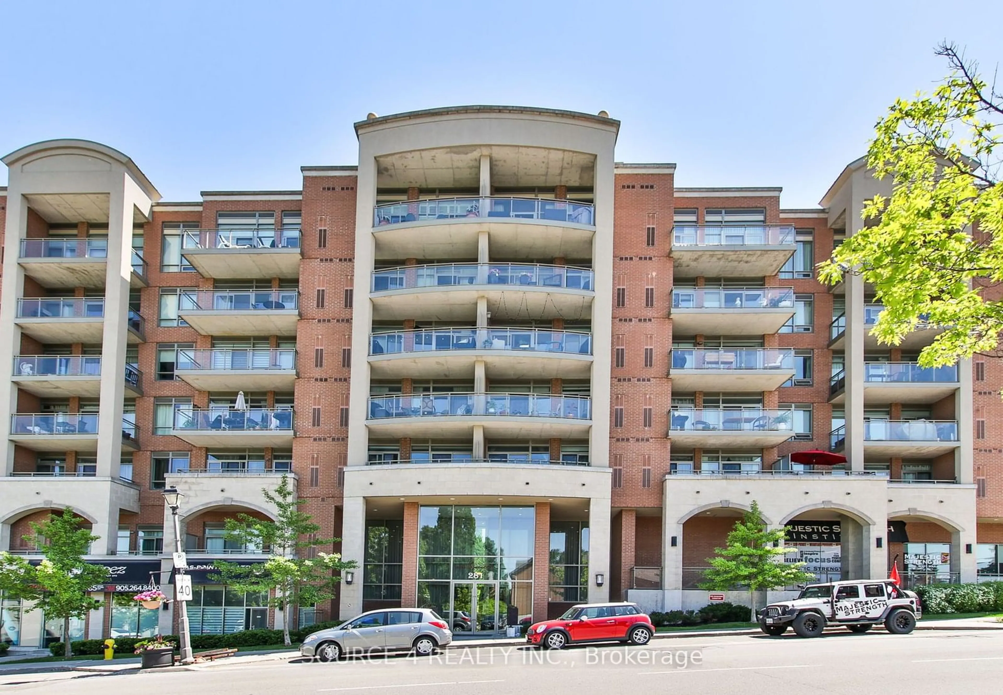 Indoor foyer for 281 Woodbridge Ave #426, Vaughan Ontario L4L 0C6