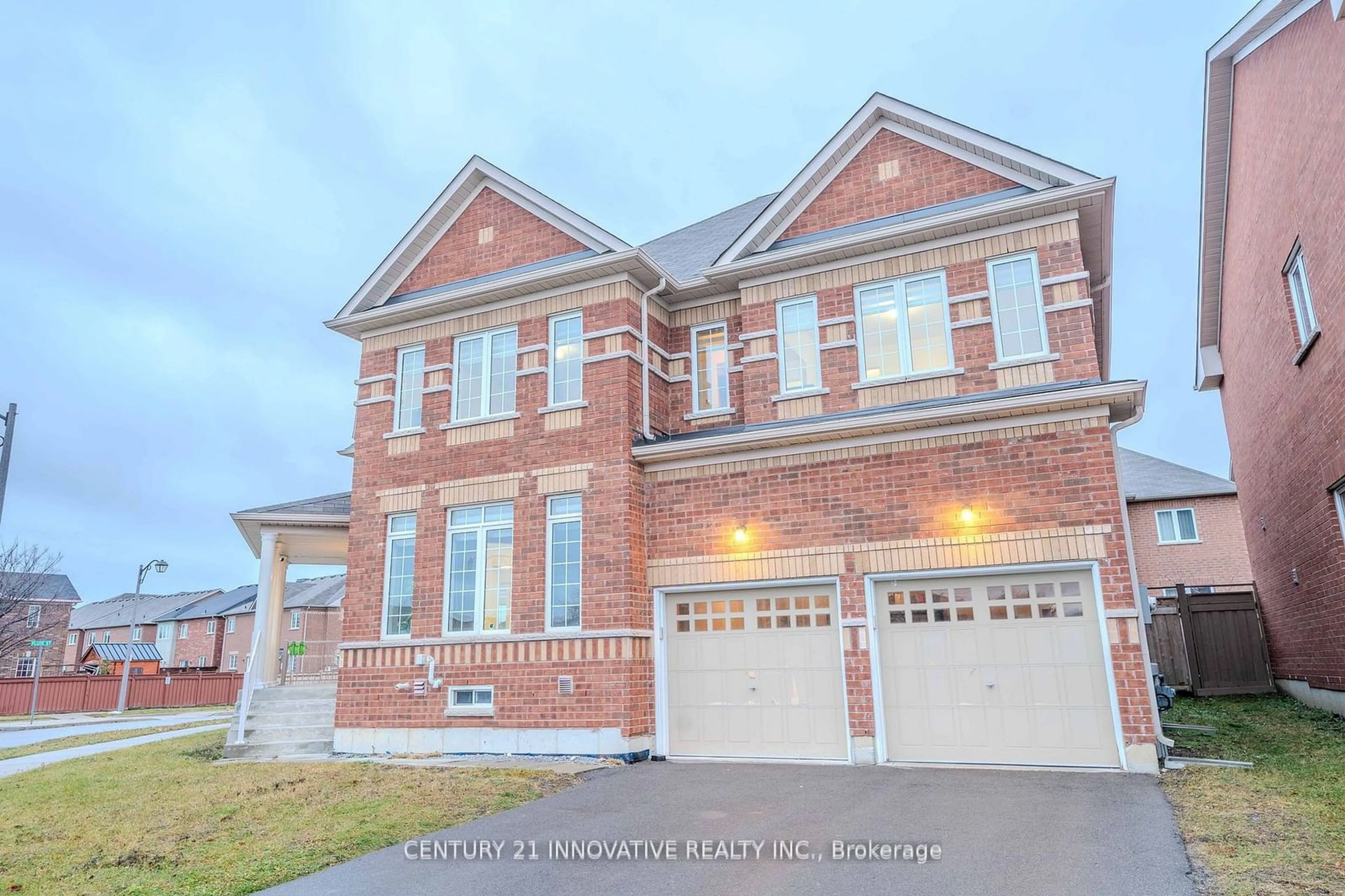 Home with brick exterior material, street for 492 Forsyth Farm Dr, Whitchurch-Stouffville Ontario L4A 4P1