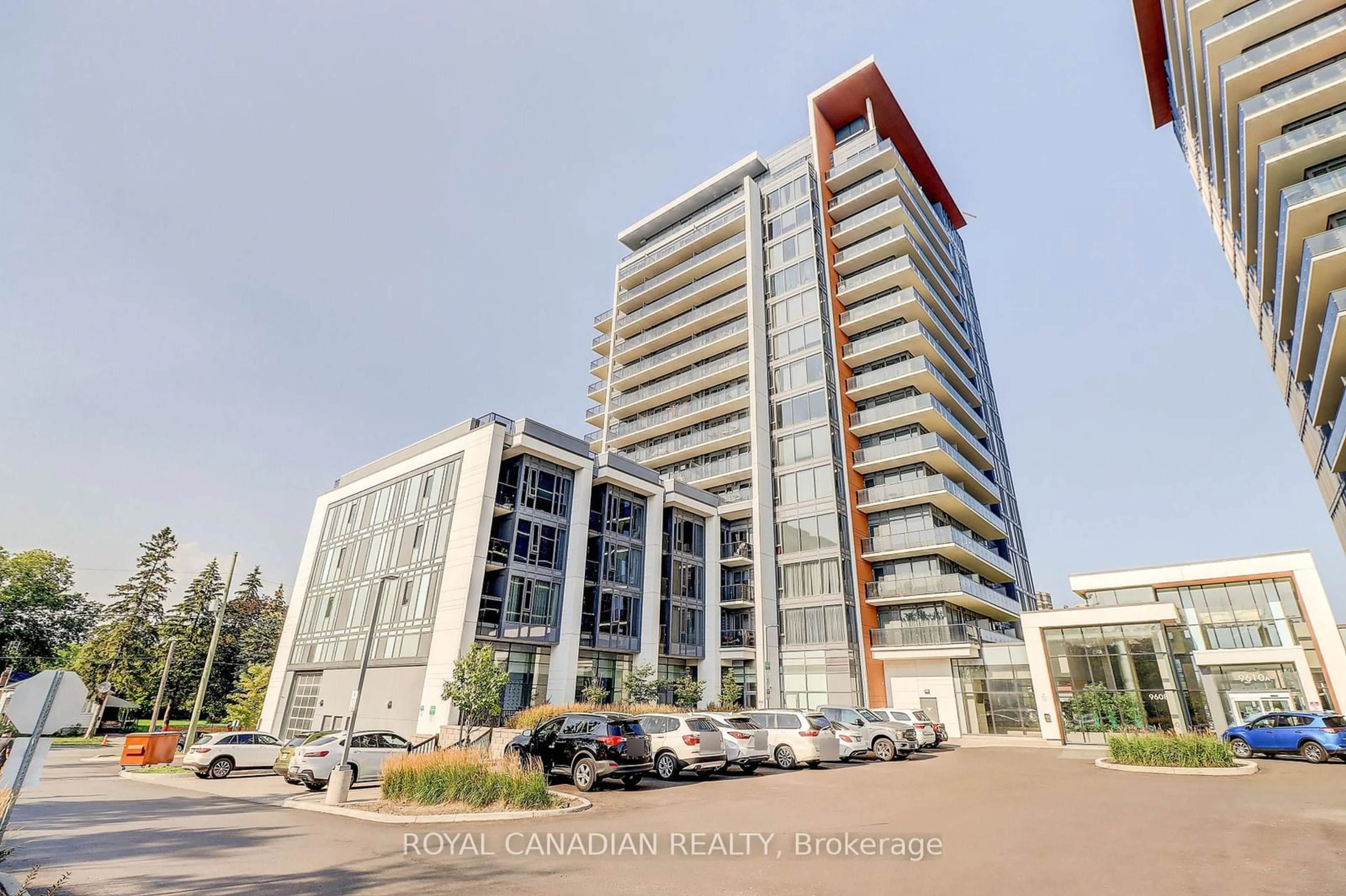 Unknown for 9608 yonge St #208, Richmond Hill Ontario L4C 0X4